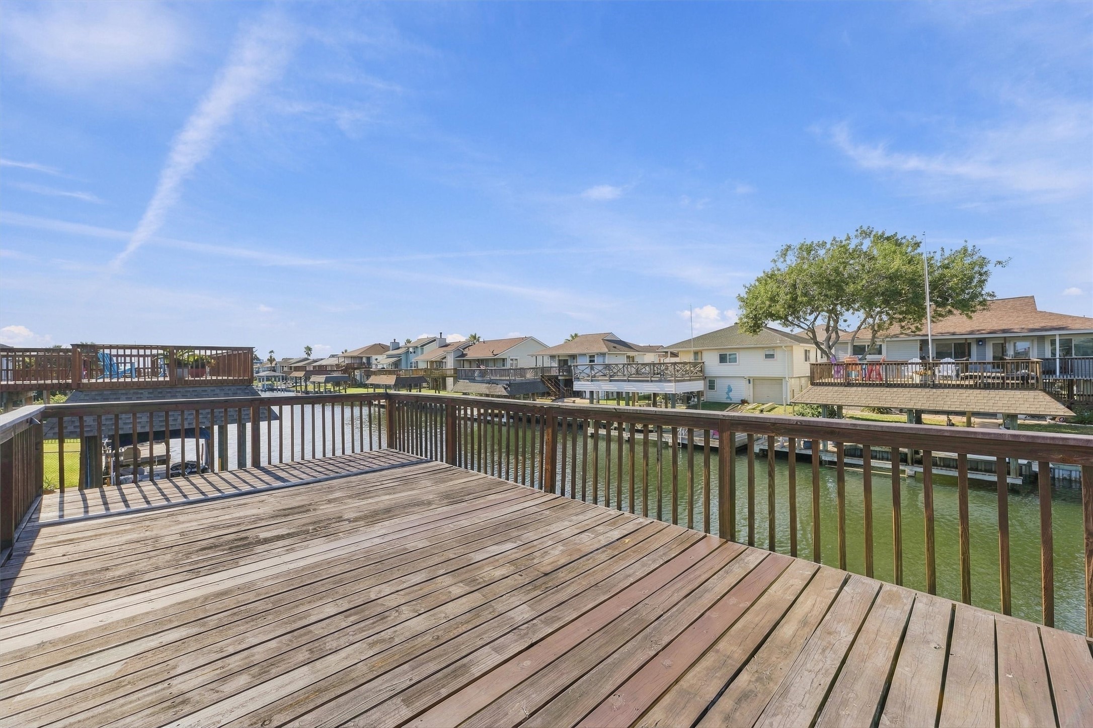 1031 Redfish Street, Bayou Vista, TX 77563