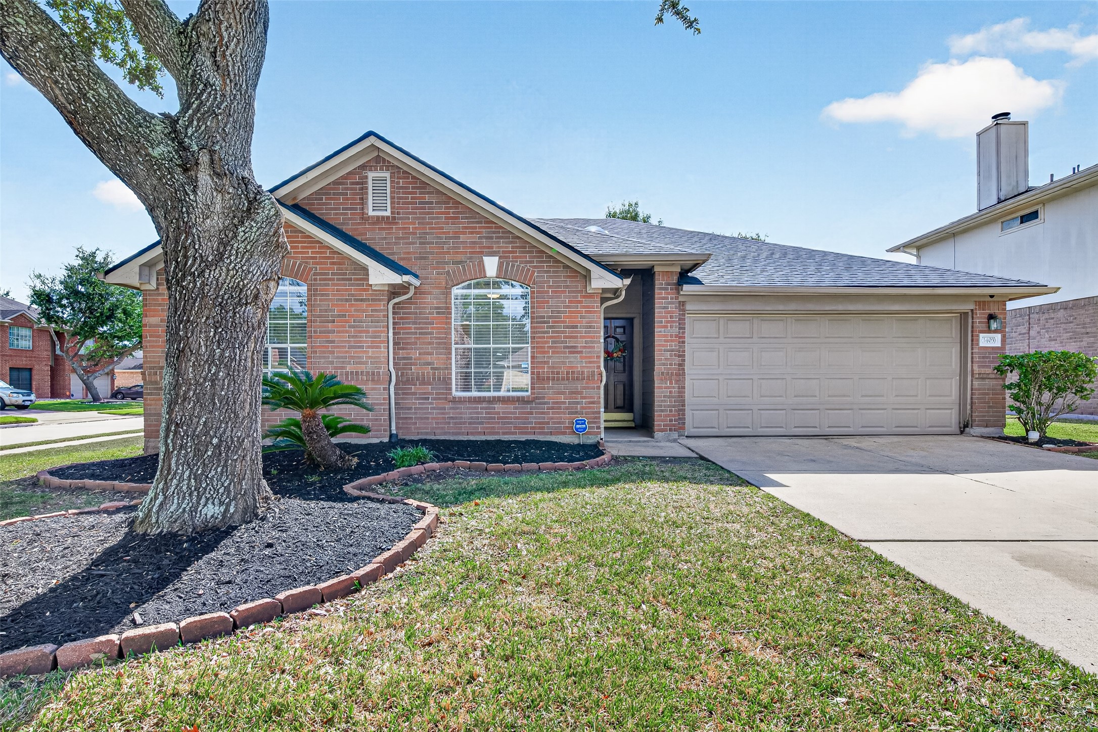 1403 Hunter Green Lane, Fresno, TX 77545
