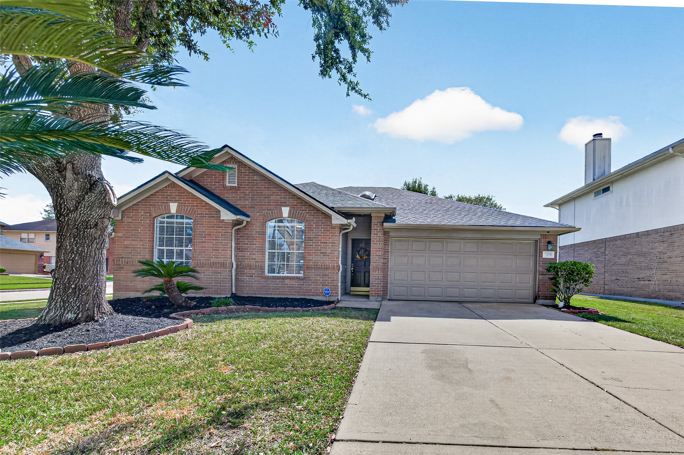 1403 Hunter Green Lane, Fresno, TX 77545