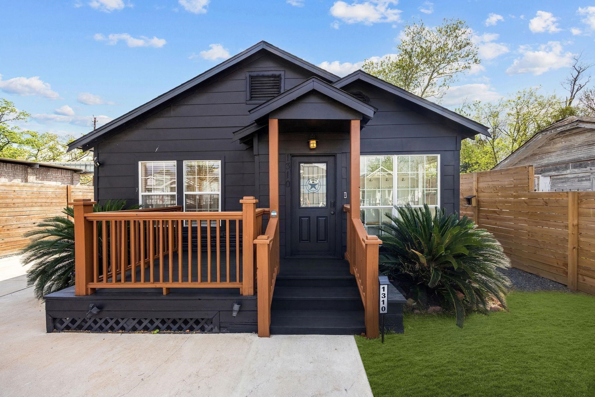 1310 Walton Street, Houston, TX 77009