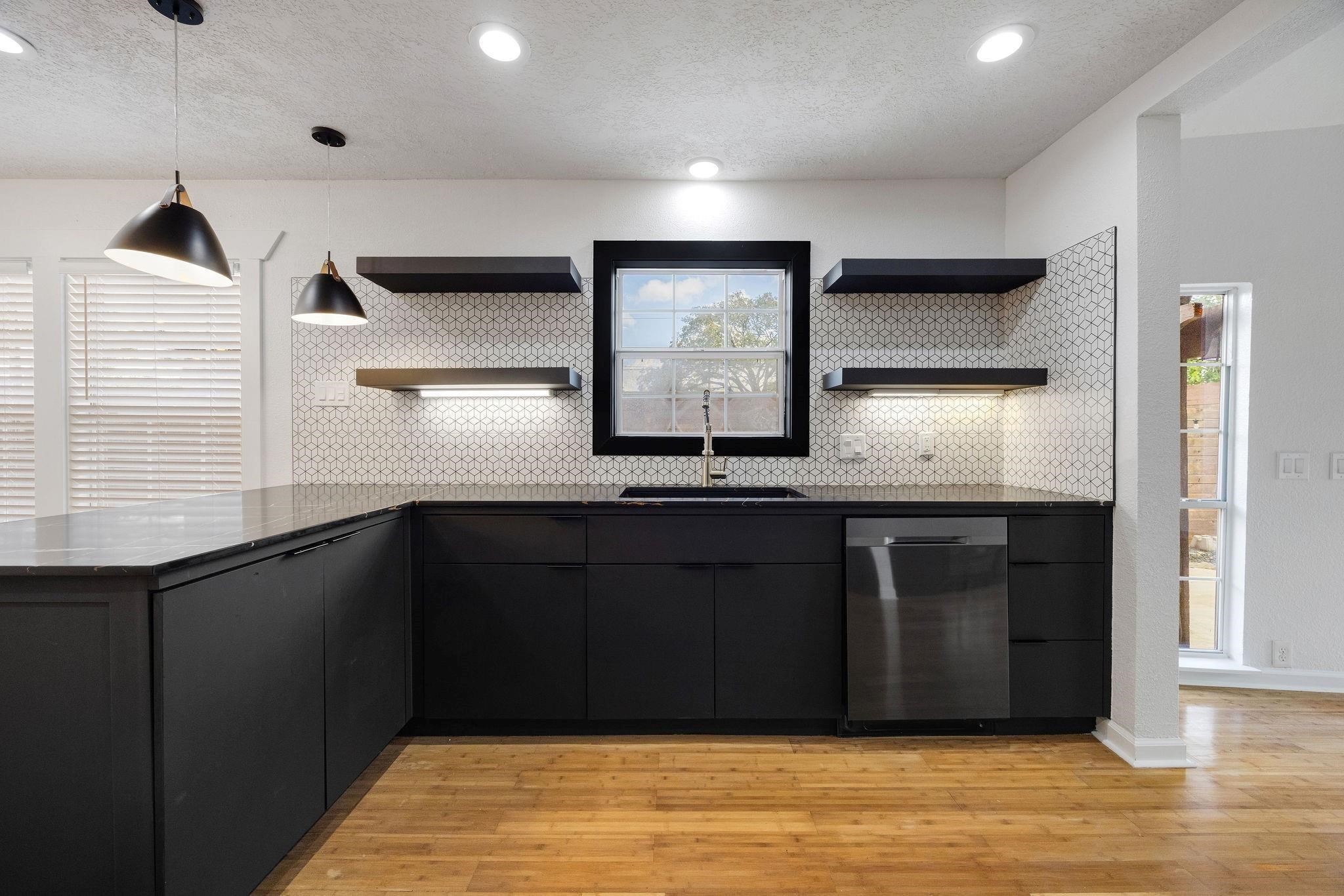 1310 Walton Street, Houston, TX 77009