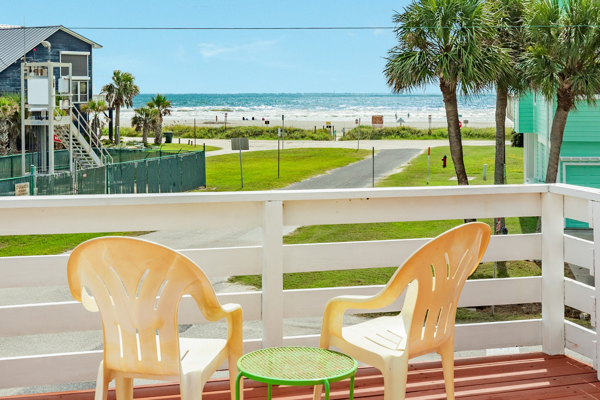12524 W Ventura Drive, Galveston, TX 77554