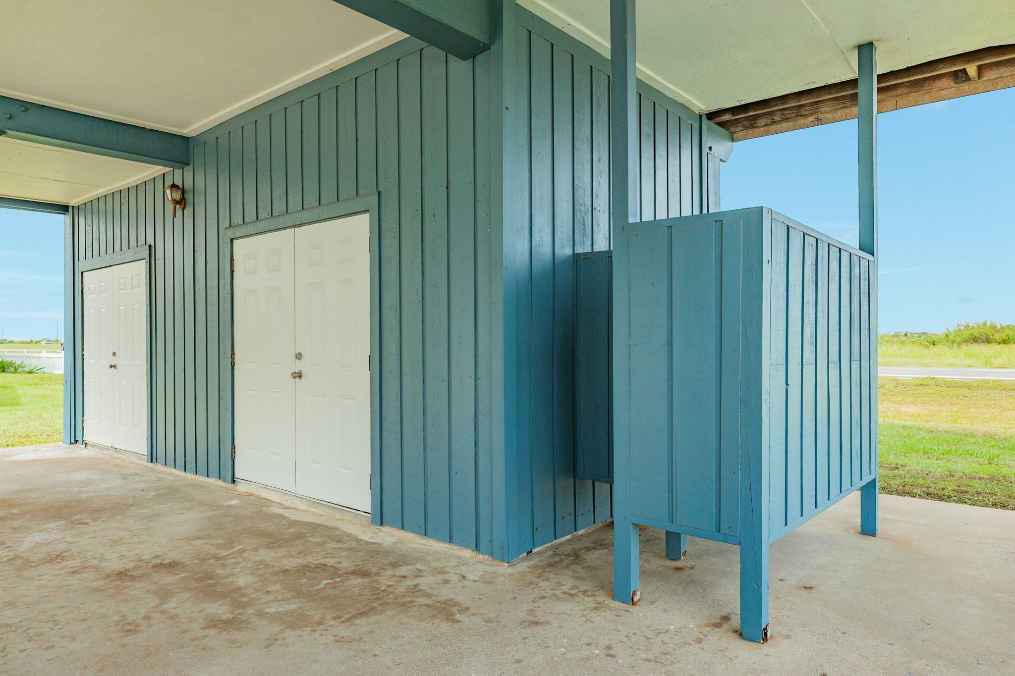 12524 W Ventura Drive, Galveston, TX 77554