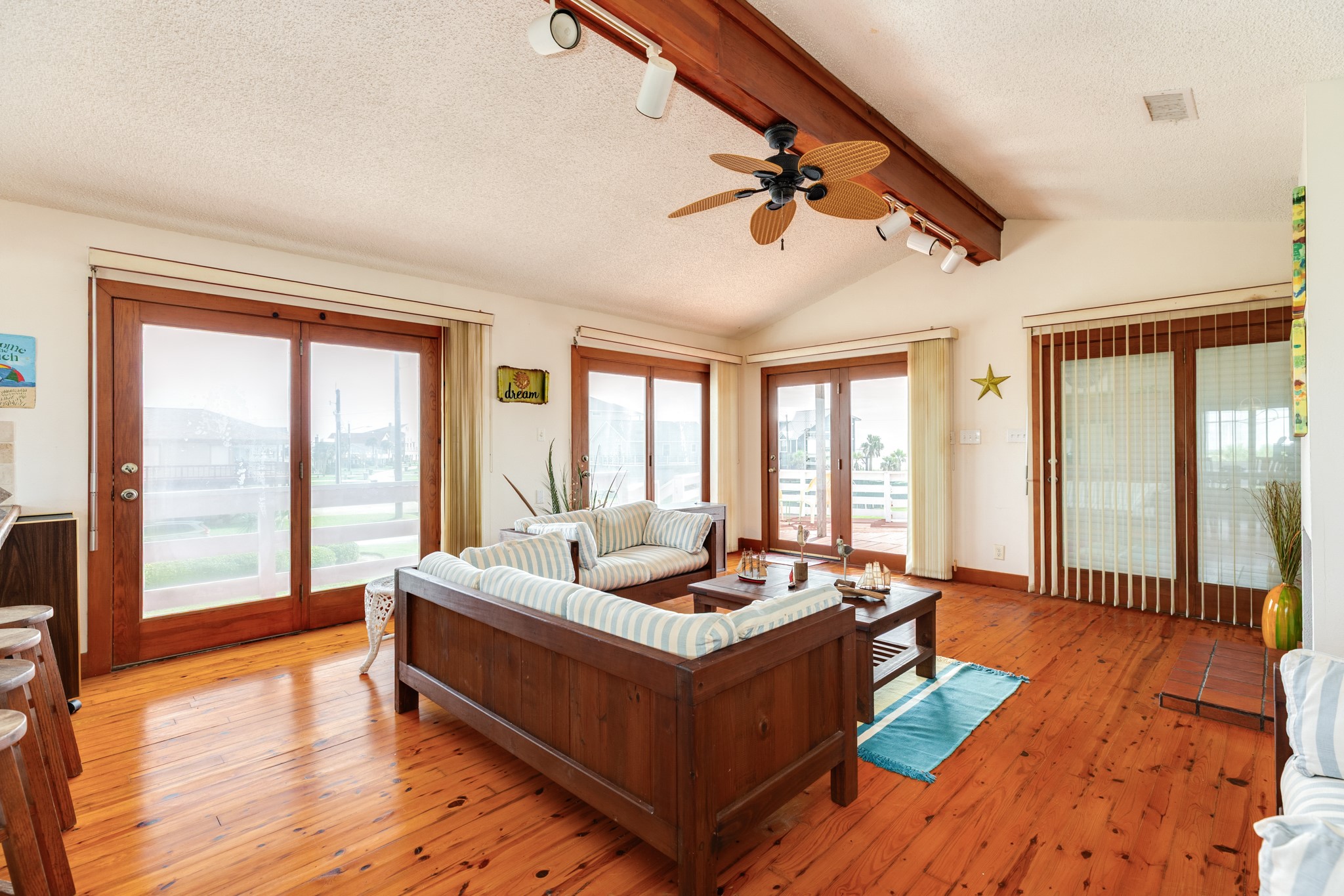 12524 W Ventura Drive, Galveston, TX 77554