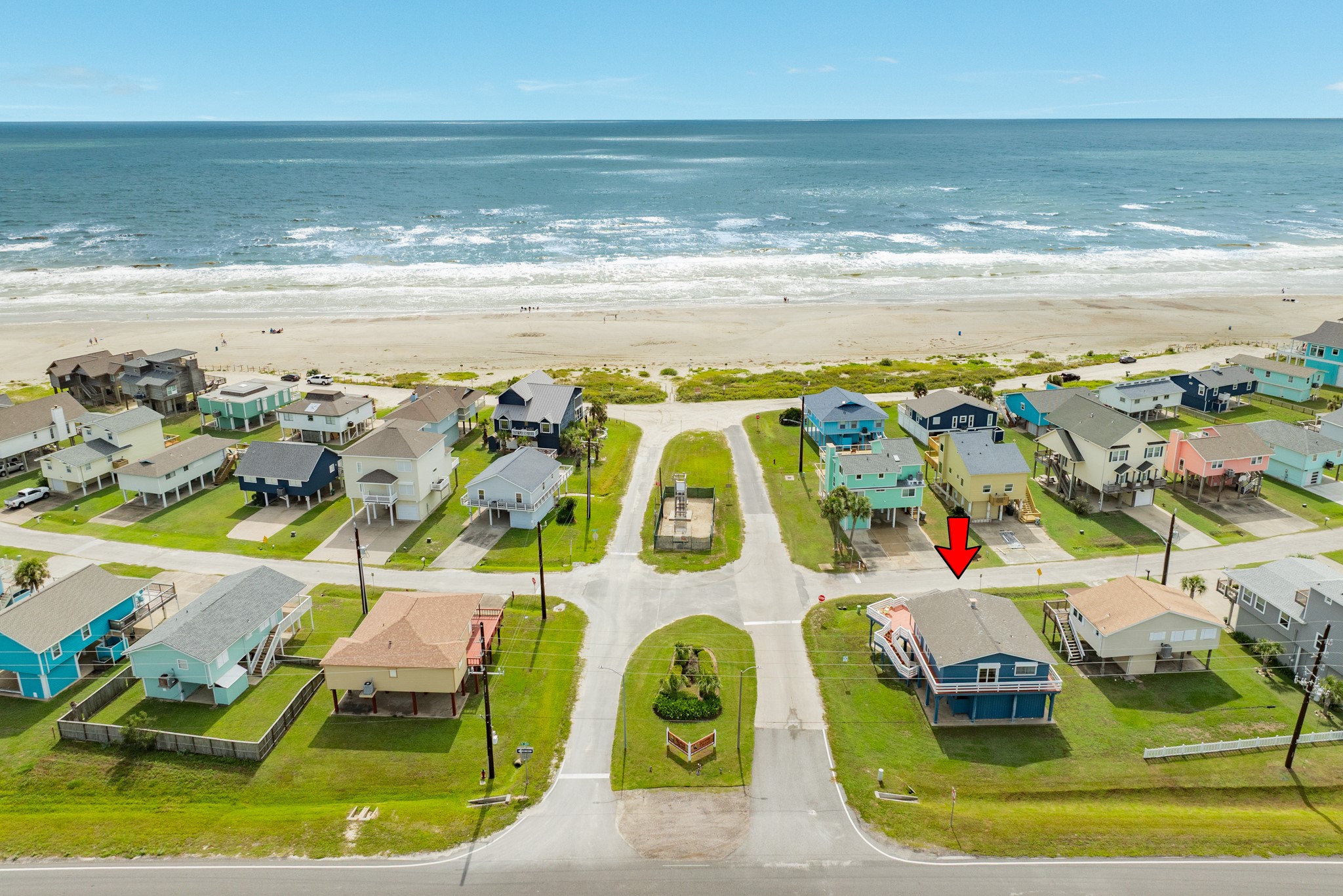 12524 W Ventura Drive, Galveston, TX 77554