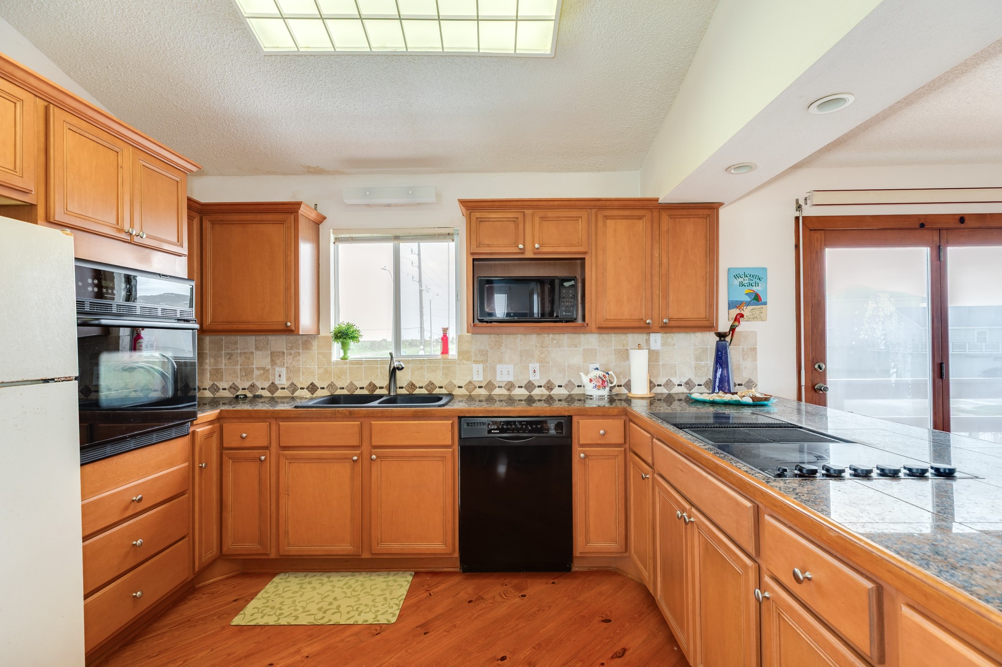 12524 W Ventura Drive, Galveston, TX 77554
