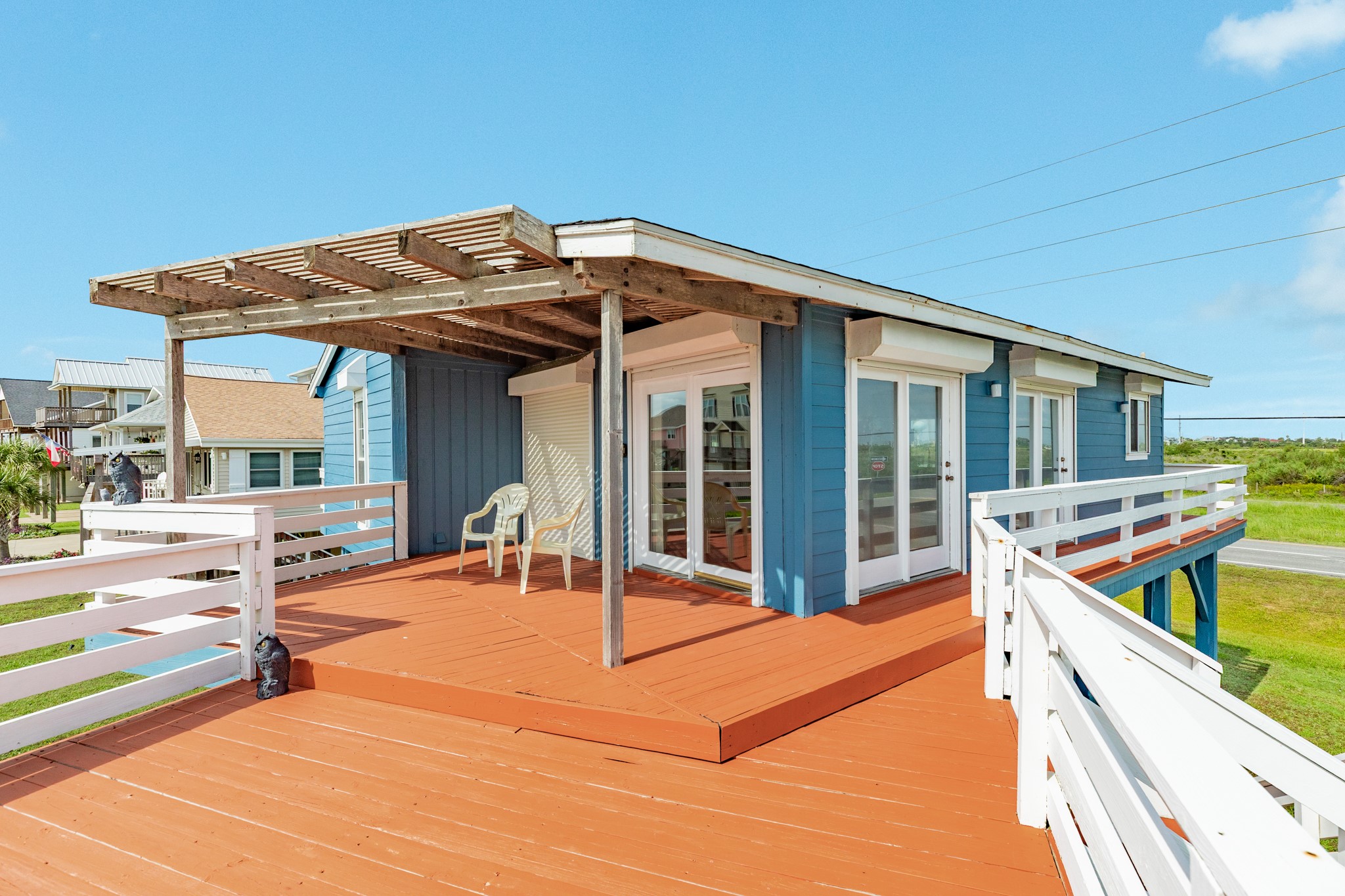 12524 W Ventura Drive, Galveston, TX 77554