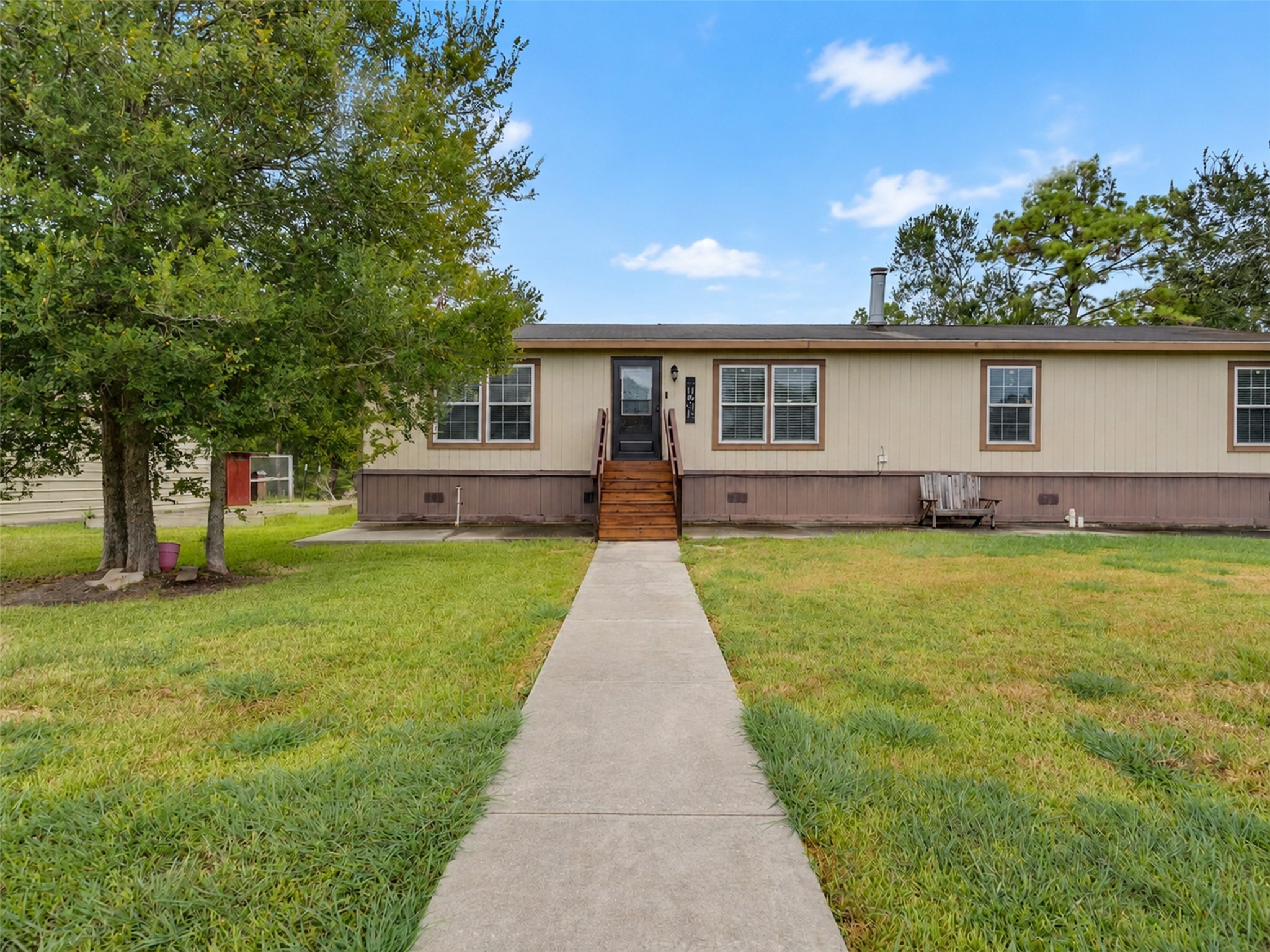 52 County Road 302, Alvin, TX 77511