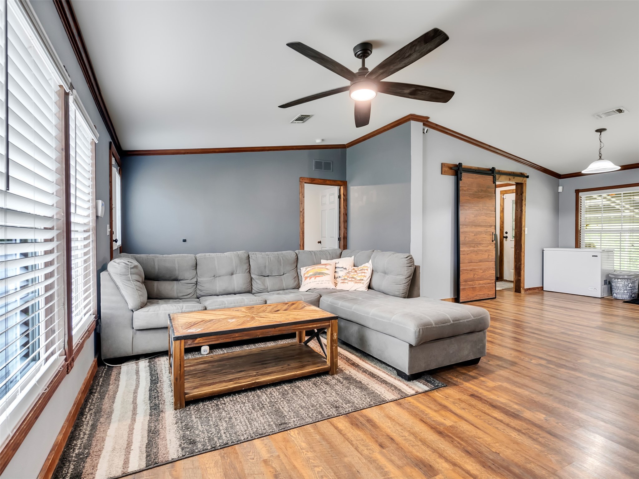 52 County Road 302, Alvin, TX 77511