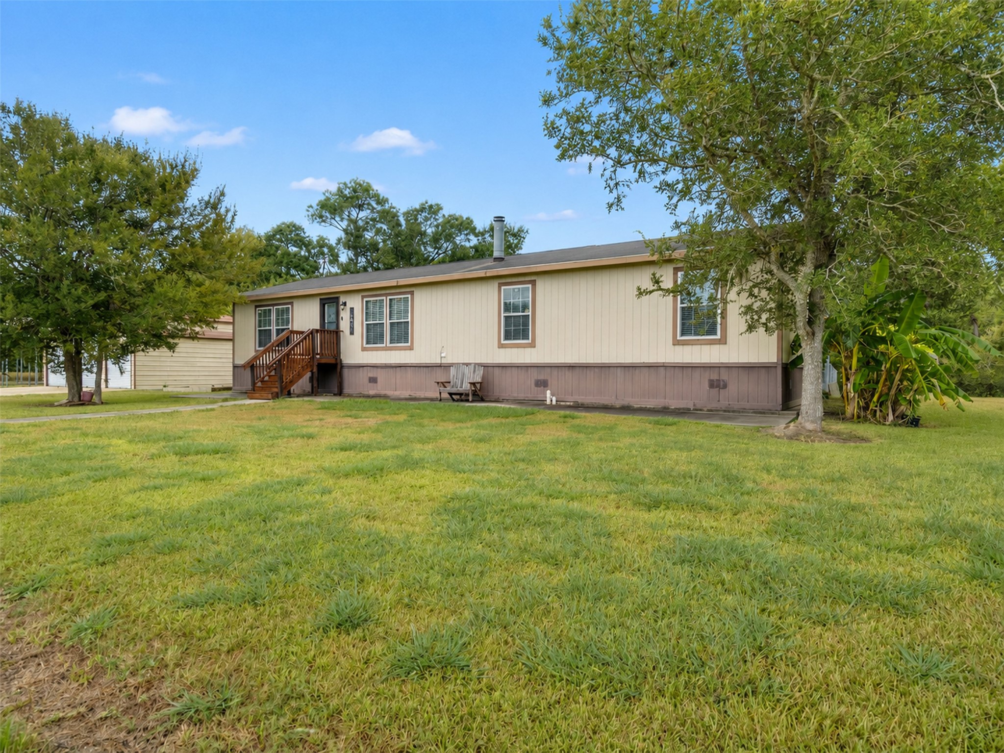 52 County Road 302, Alvin, TX 77511