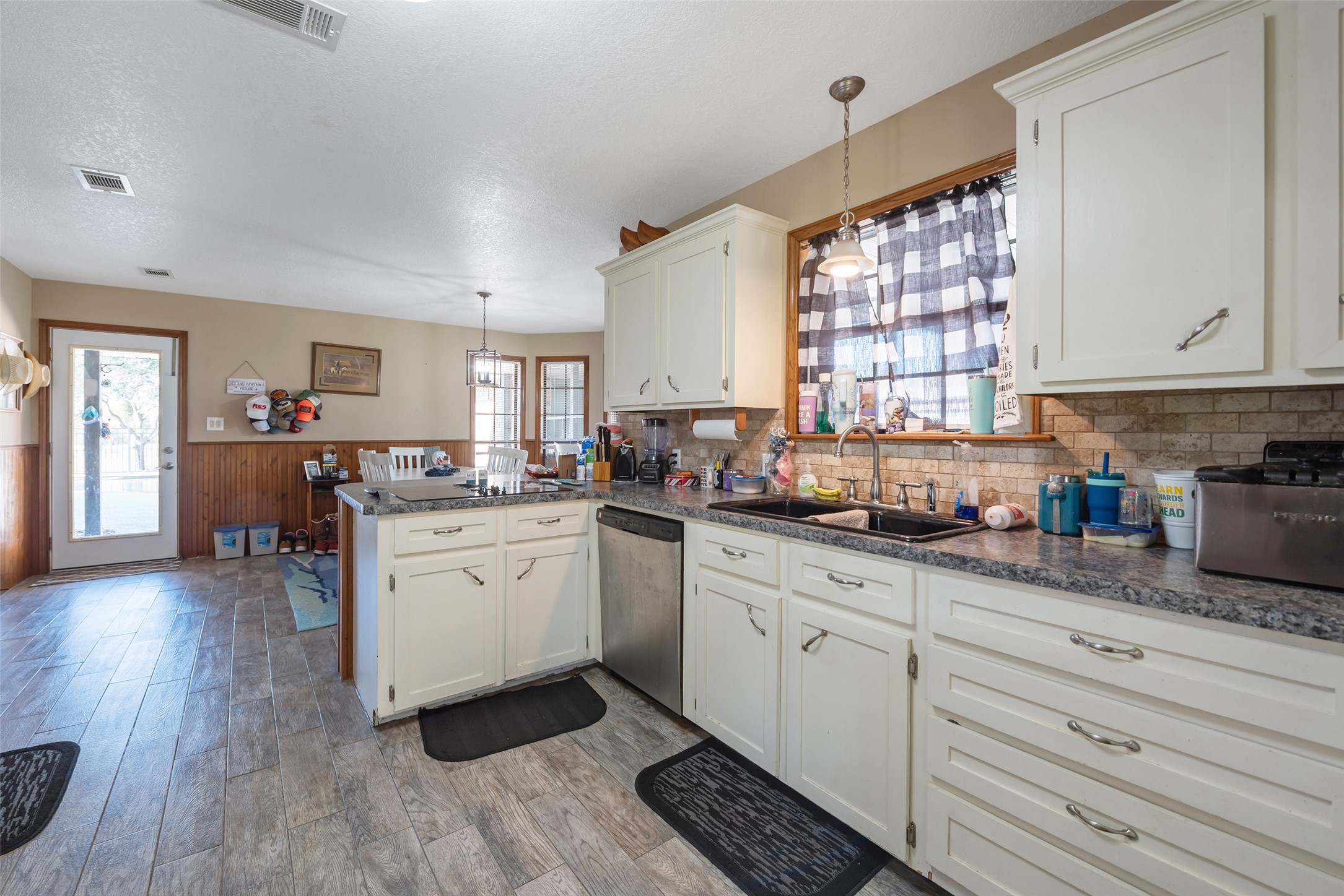 1014 Ginger Street, Santa Fe, TX 77517