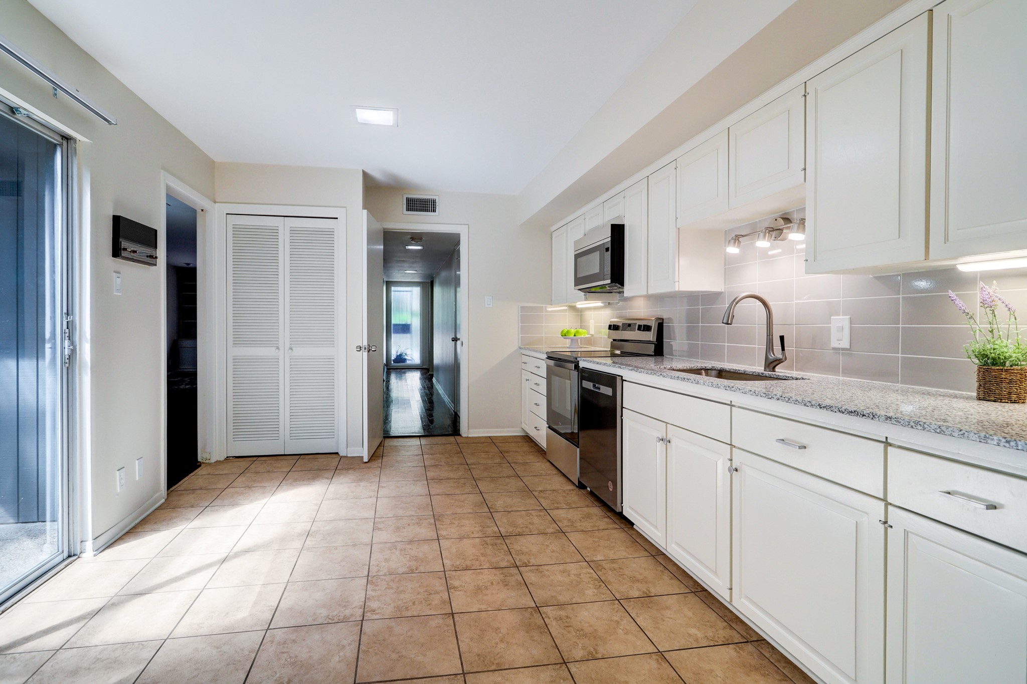 2909 Bissonnet Street, West University Place, TX 77005