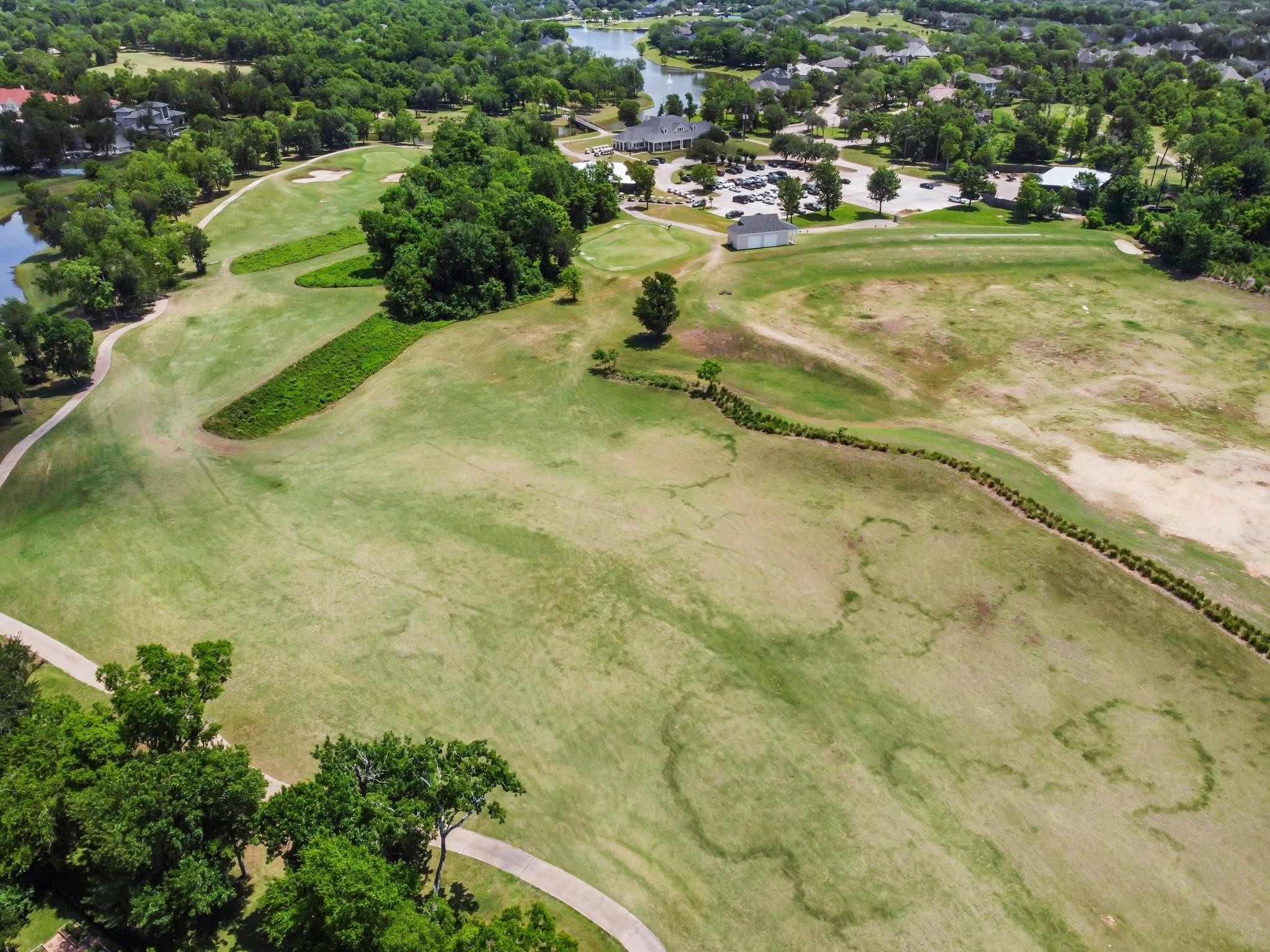 Sienna Golf Course is one of the Houston area's most enjoyable and challenging places to play. The terrain is fairly flat, but the course has been contoured to provide dramatic elevation changes that will accent and enhance the design with artistic forms and shadows. Live oaks, and an abundance of mature cedar elms and other native trees provide a naturally wooded setting. The Grille is open to both golf club members and non-members. Families are welcome in both the main dining and outside areas.