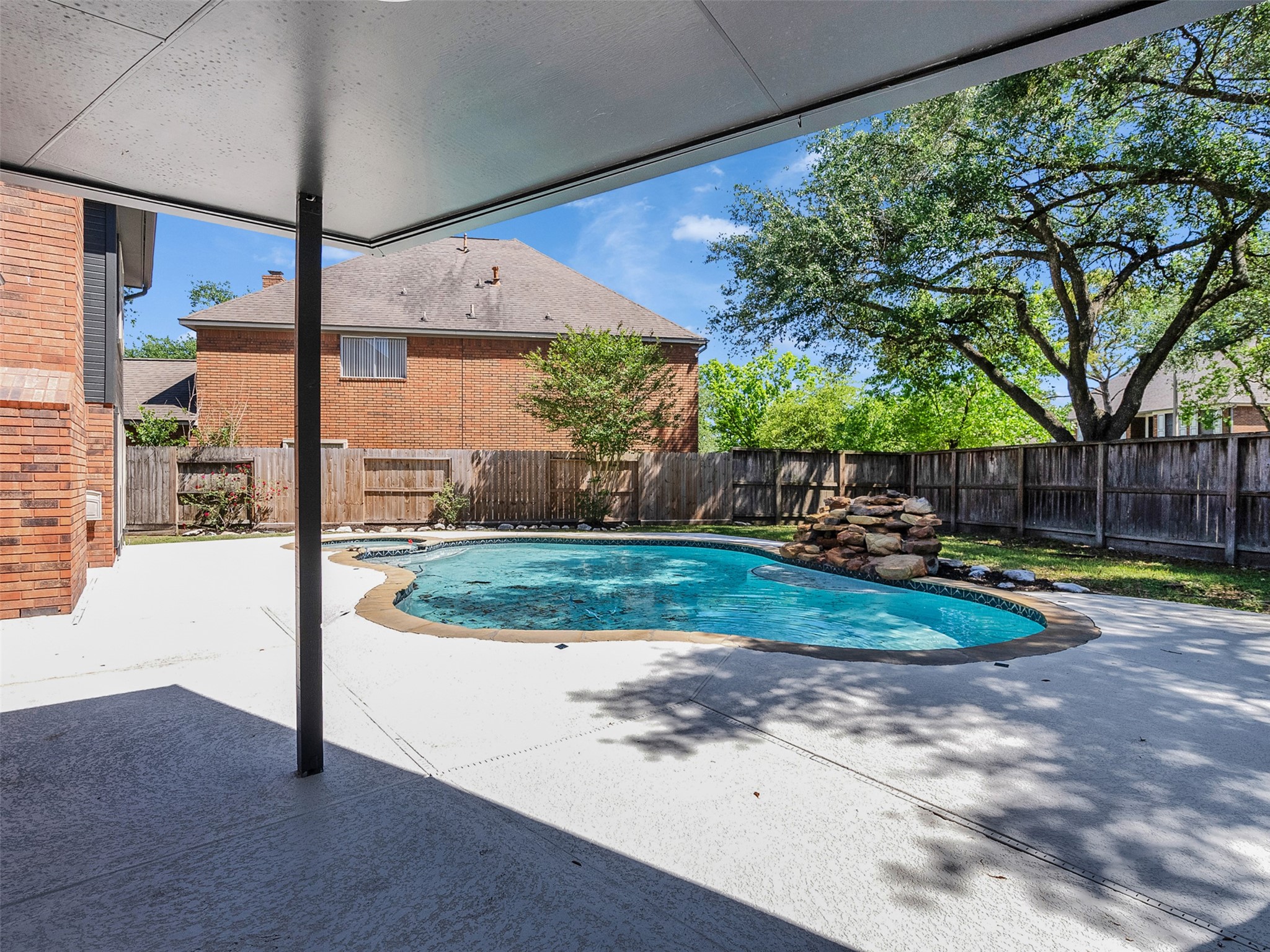 2109 Bay Hill Drive, League City, TX 77573