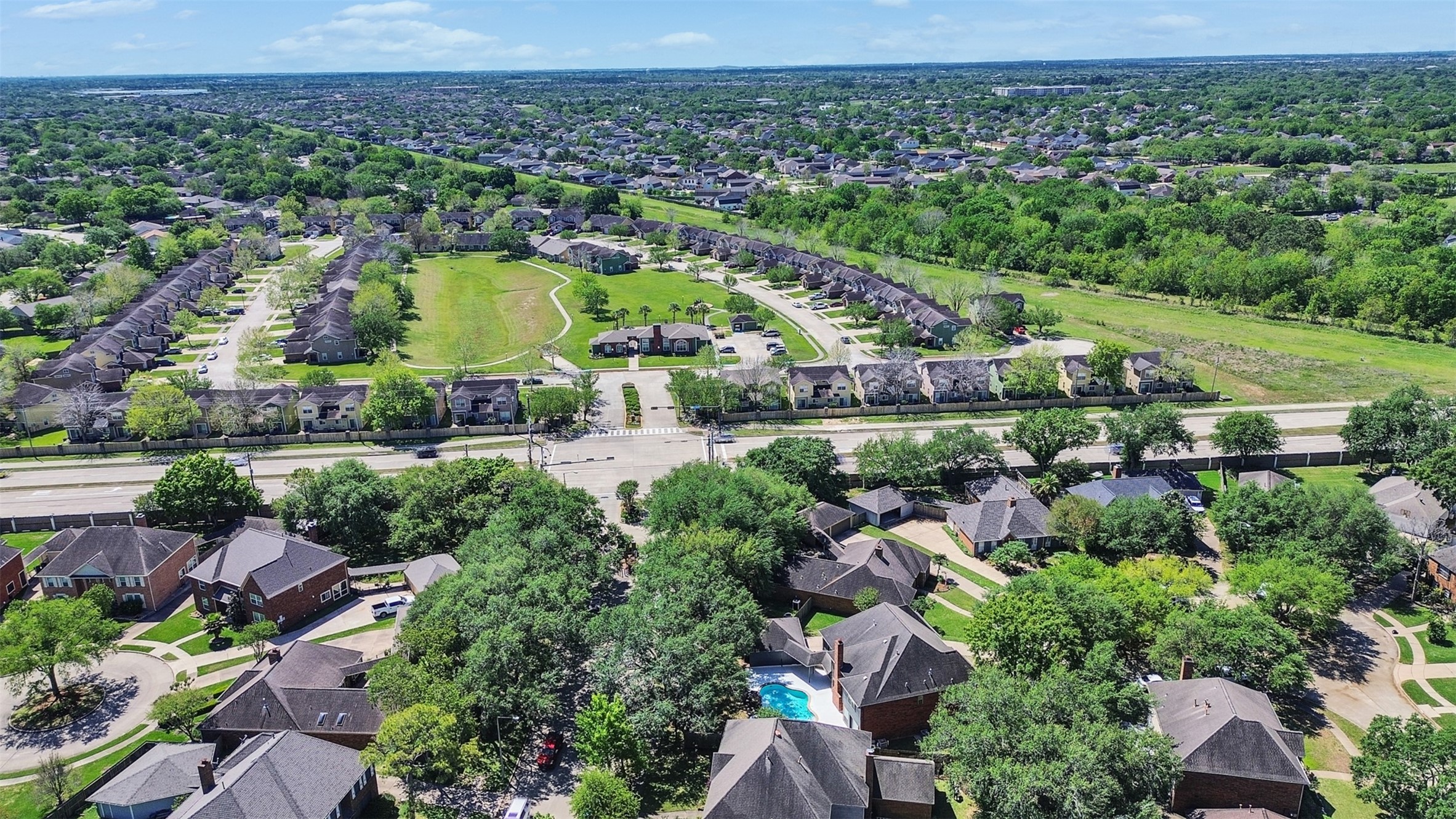 2109 Bay Hill Drive, League City, TX 77573