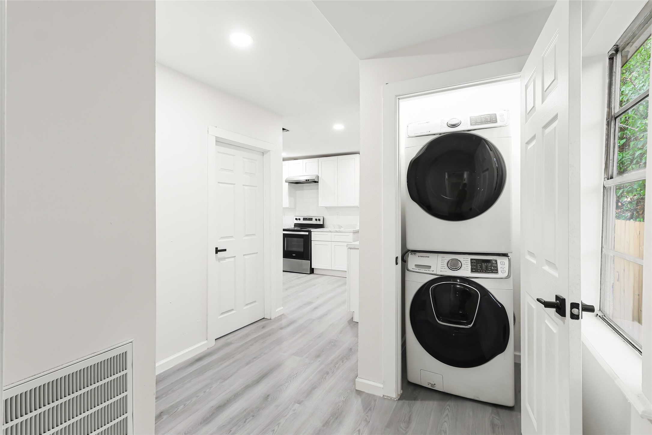 8025 Avenue E, Houston, TX 77012
