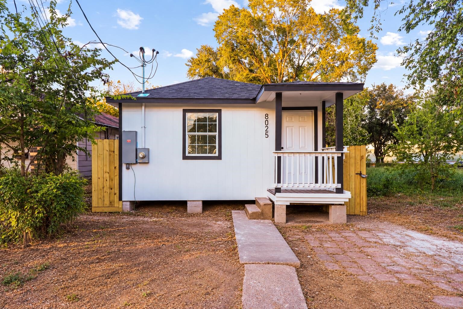 8025 Avenue E, Houston, TX 77012 8025 Avenue E, Houston, TX 77012