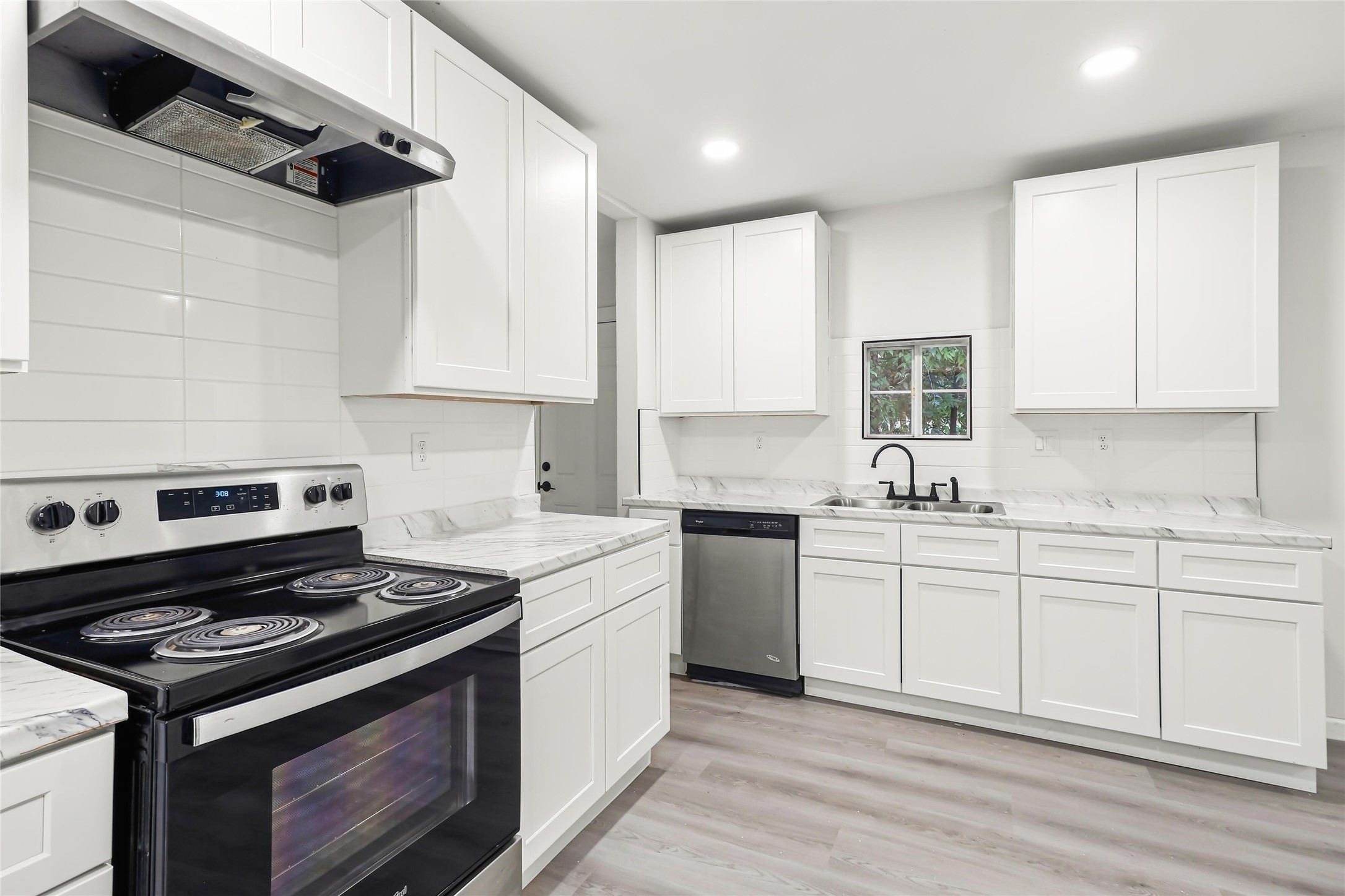 8025 Avenue E, Houston, TX 77012