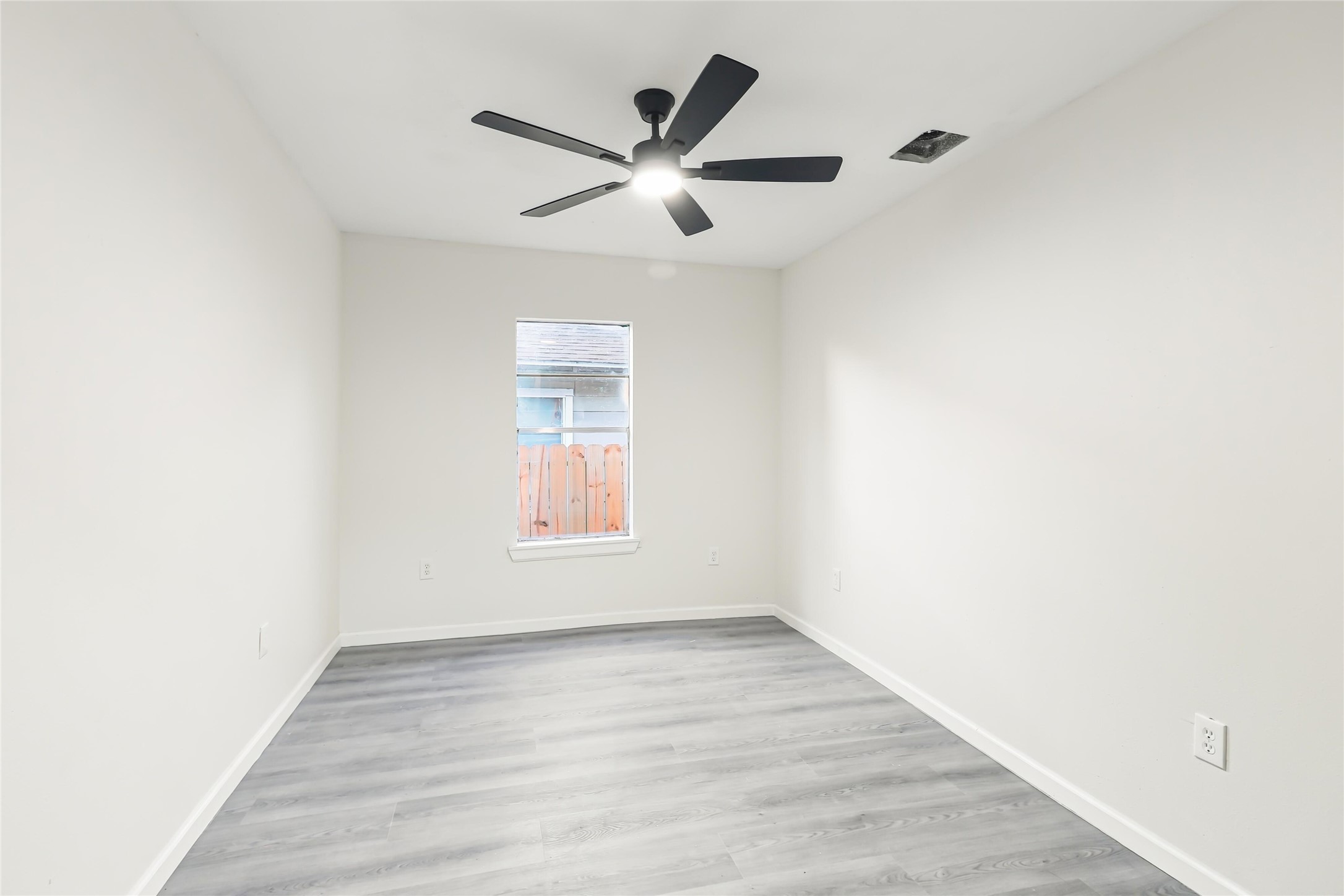 8025 Avenue E, Houston, TX 77012