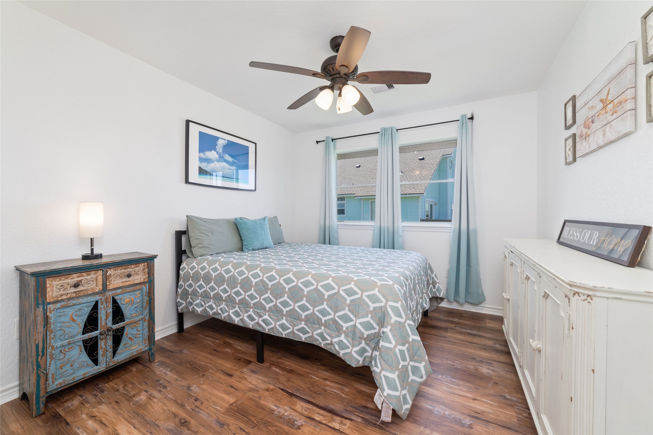 18506 E De Vaca, Galveston, TX 77554