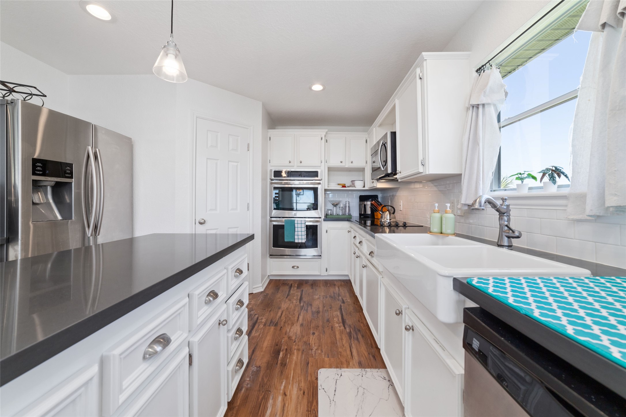 18506 E De Vaca, Galveston, TX 77554