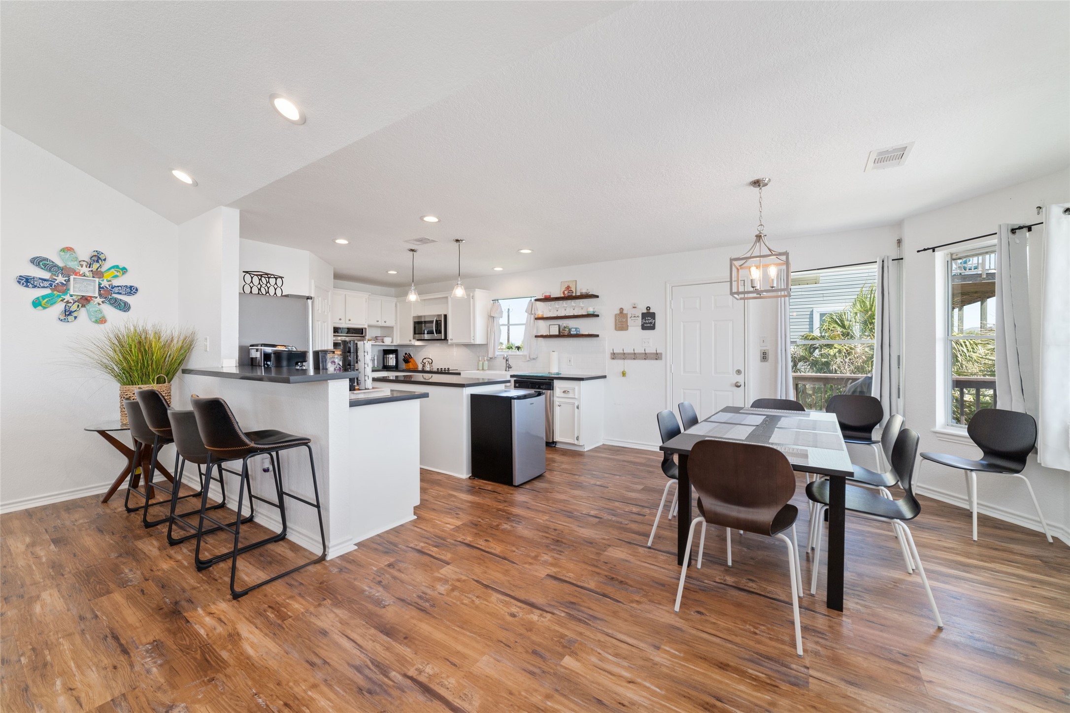 18506 E De Vaca, Galveston, TX 77554