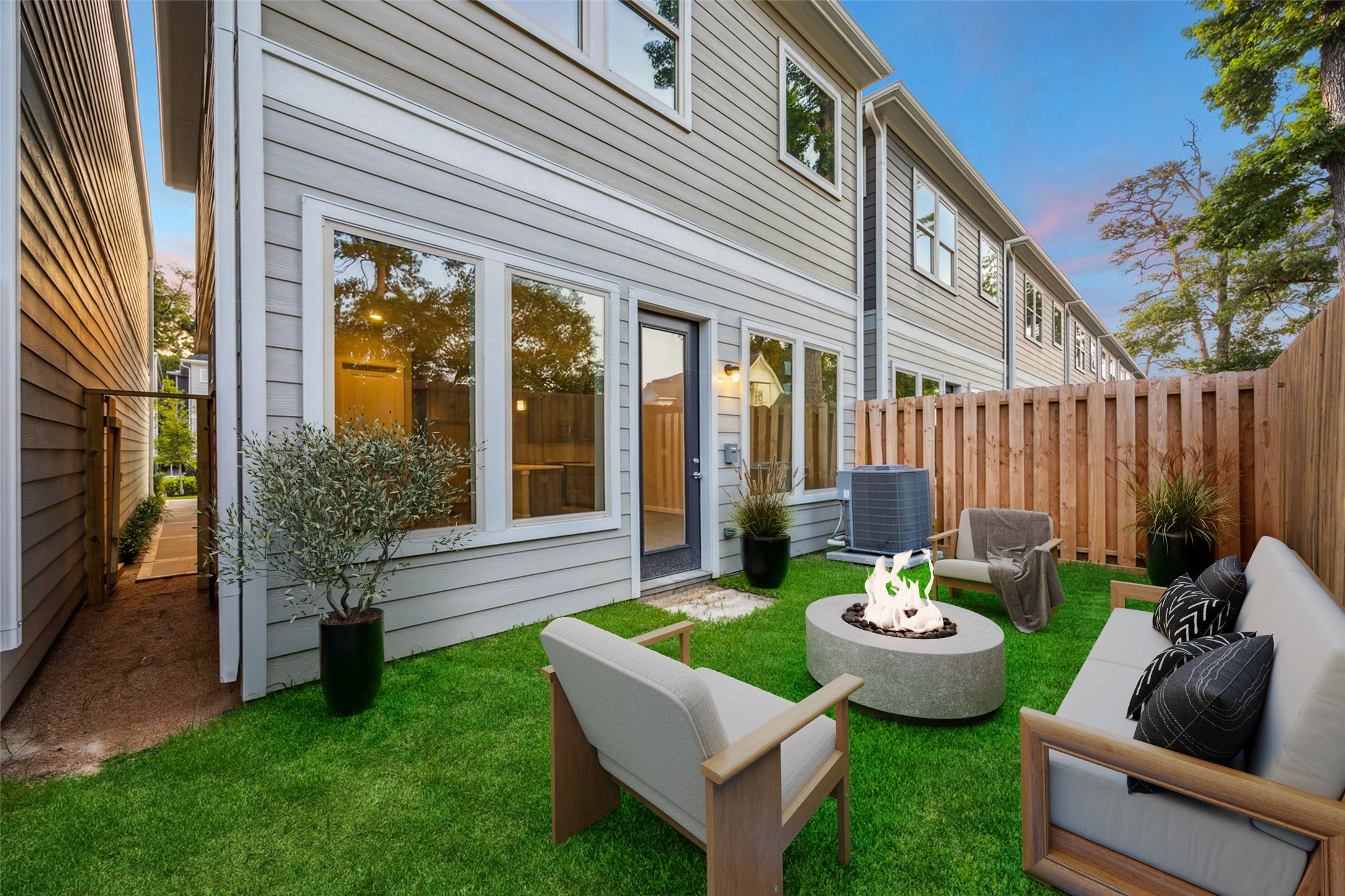 *Photo is of our on-site model home, featuring the exact same plan, finishes however may vary home to home & are subject to change* *Photo is of our on-site model home, featuring the exact same plan, finishes however may vary home to home & are subject to change*