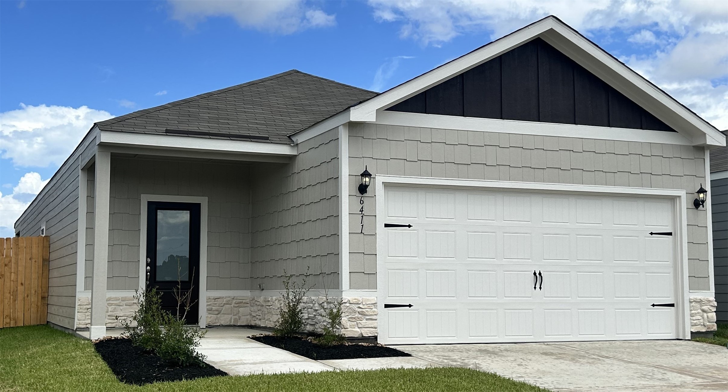The Dogwood floor plan has beautiful stone detailing on the faade of the home. The Dogwood floor plan has beautiful stone detailing on the faade of the home.