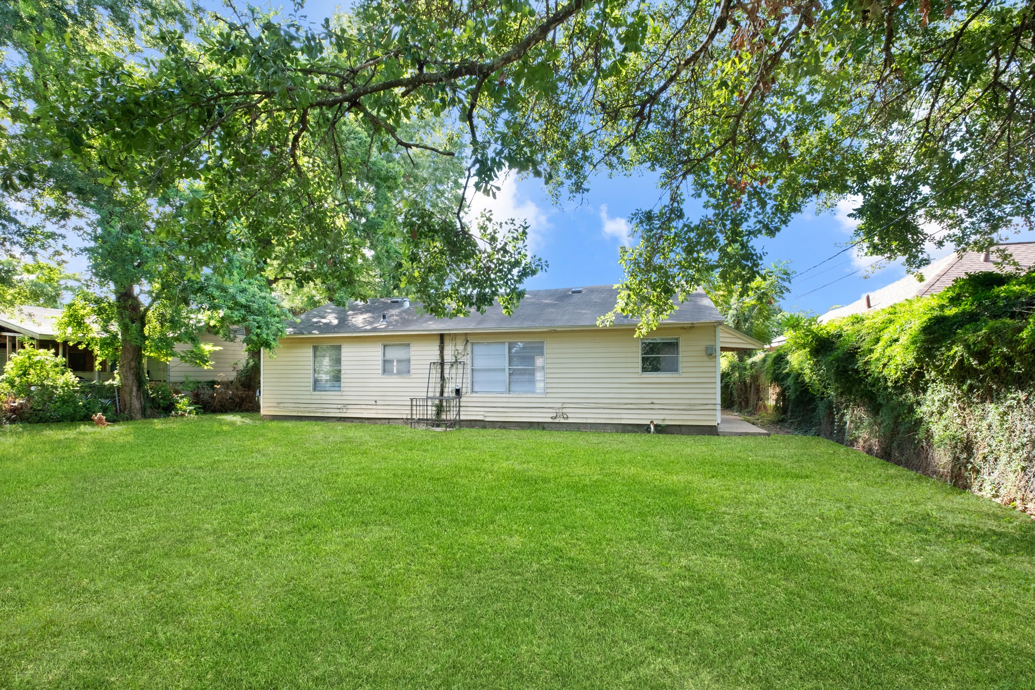 6107 Willow Glen Drive, Houston, TX 77033