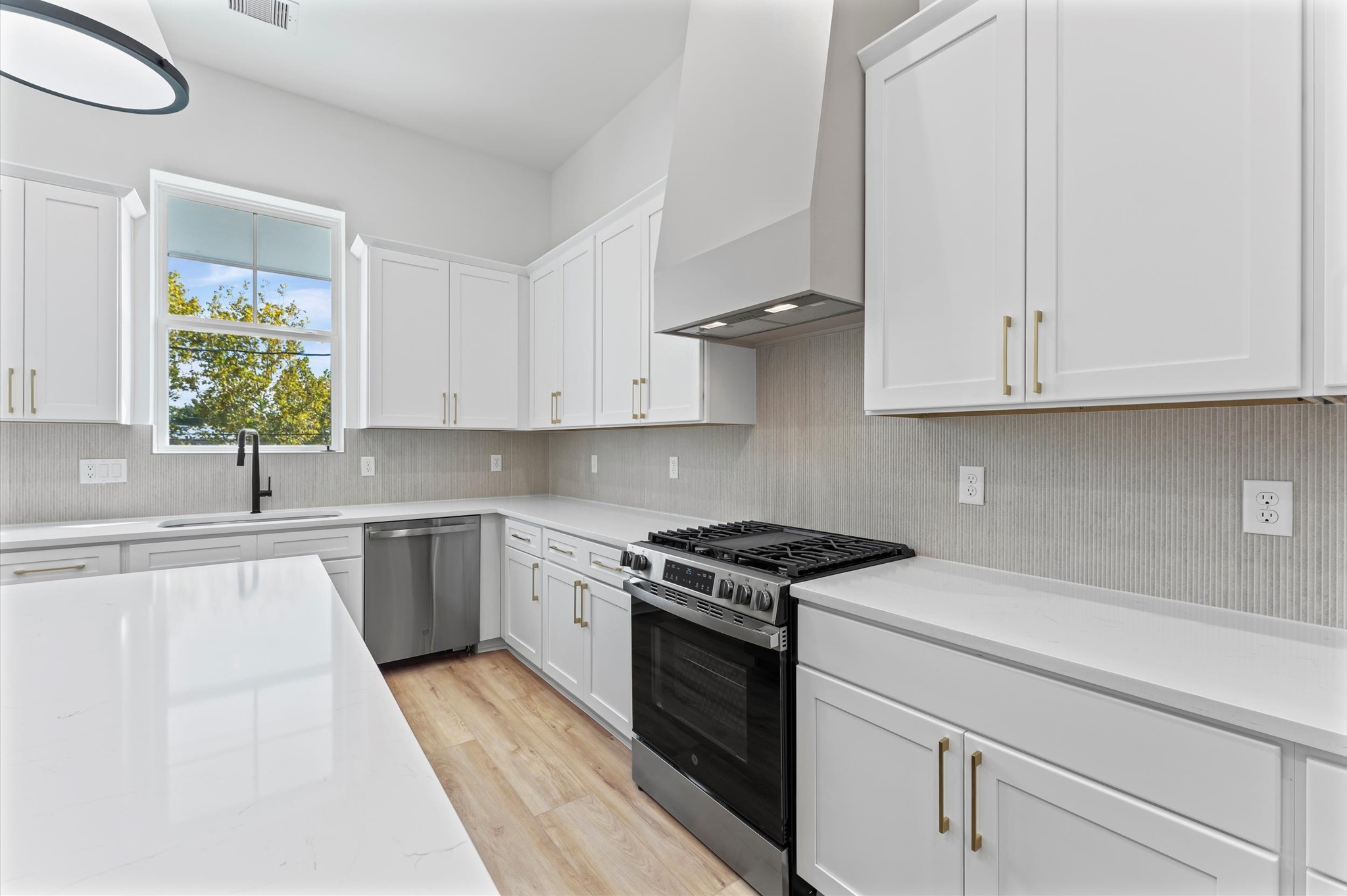 4129 De George Street, Houston, TX 77009