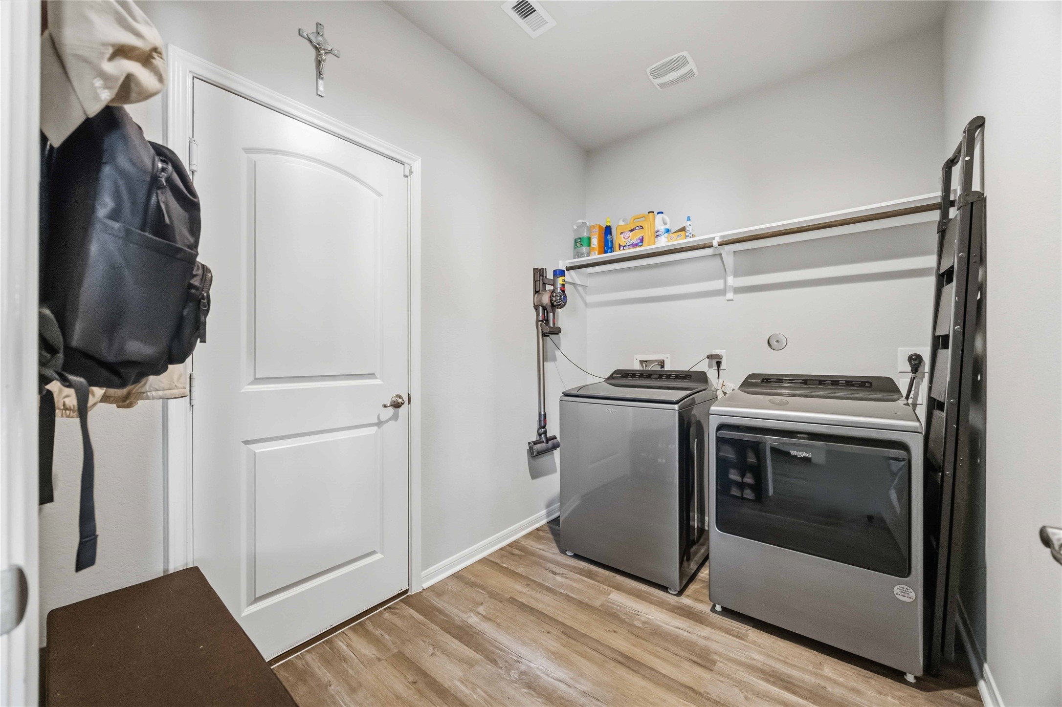 Large Laundry area and MUD room.