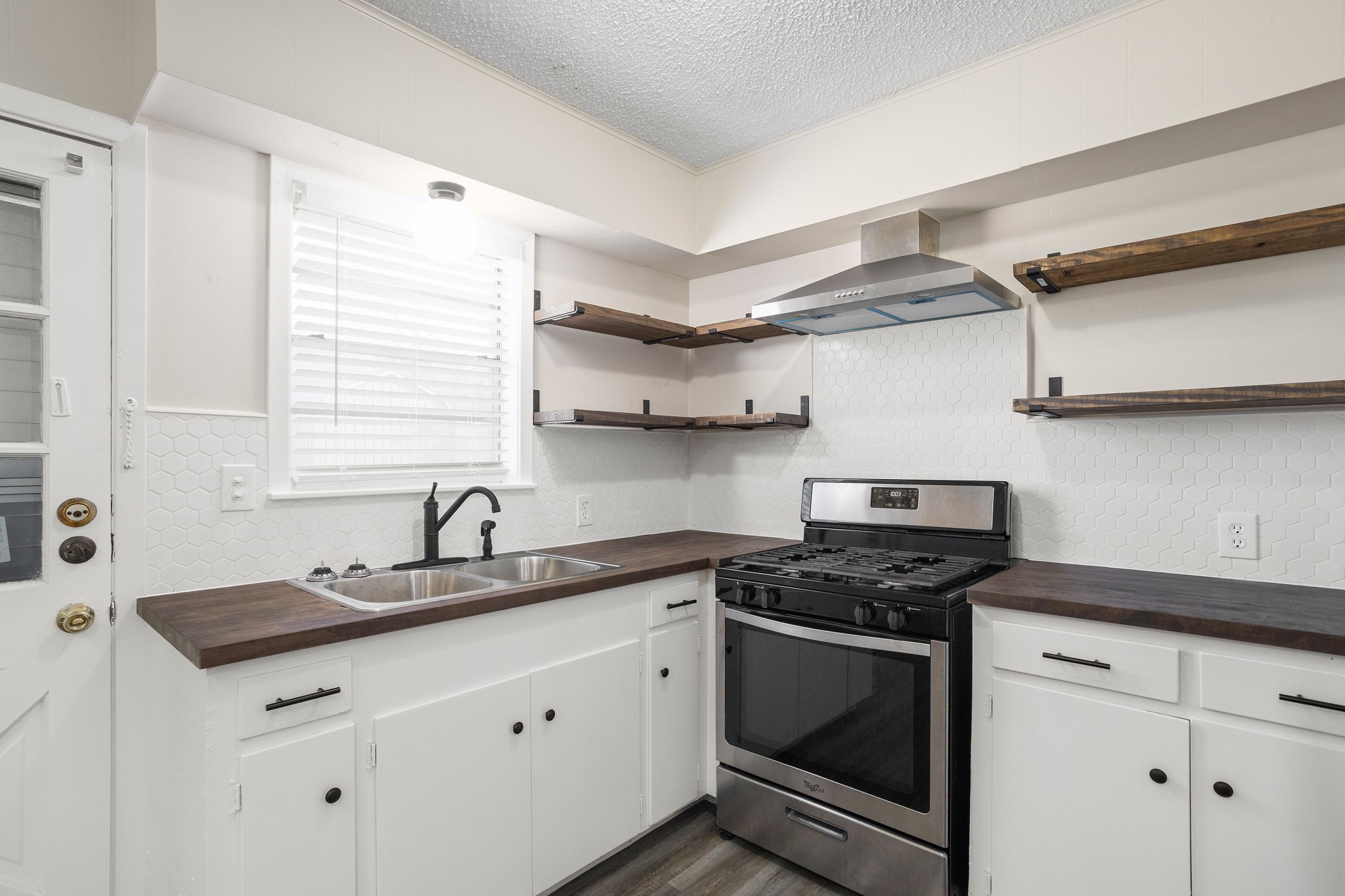 118 Johnson Street, La Marque, TX 77568 118 Johnson Street, La Marque, TX 77568