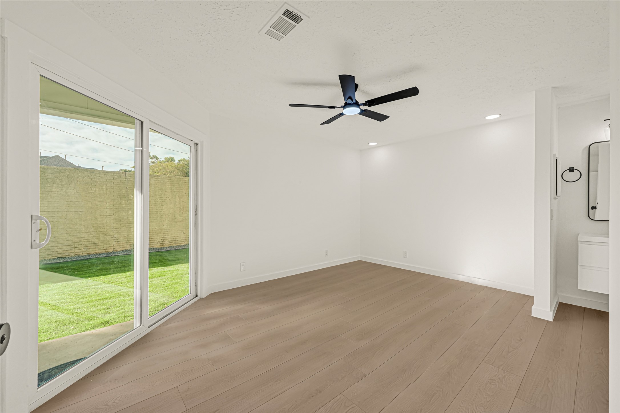 8303 Spring Wind Drive, Houston, TX 77040