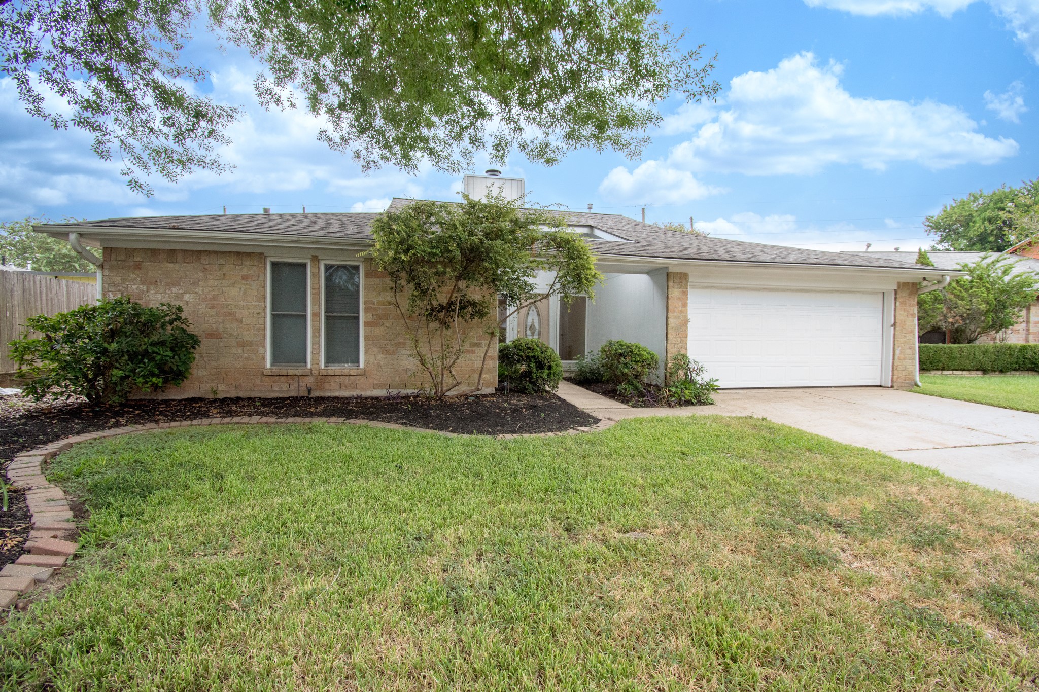 Great location! Great price! Low taxes! Zoned to desirable schools! Never flooded! Great location! Great price! Low taxes! Zoned to desirable schools! Never flooded!