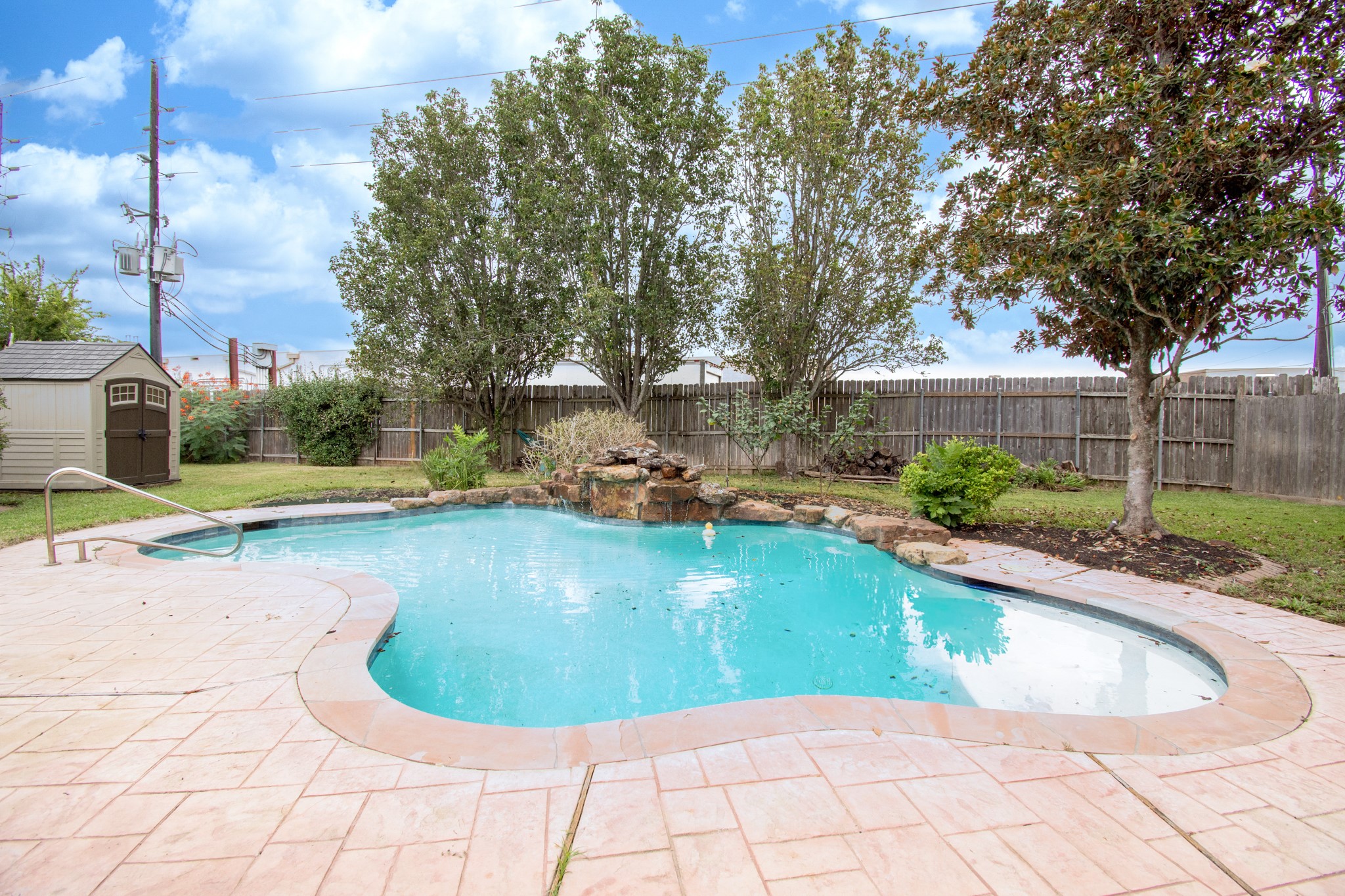 Imagine fun summers in this sparking swimming pool!