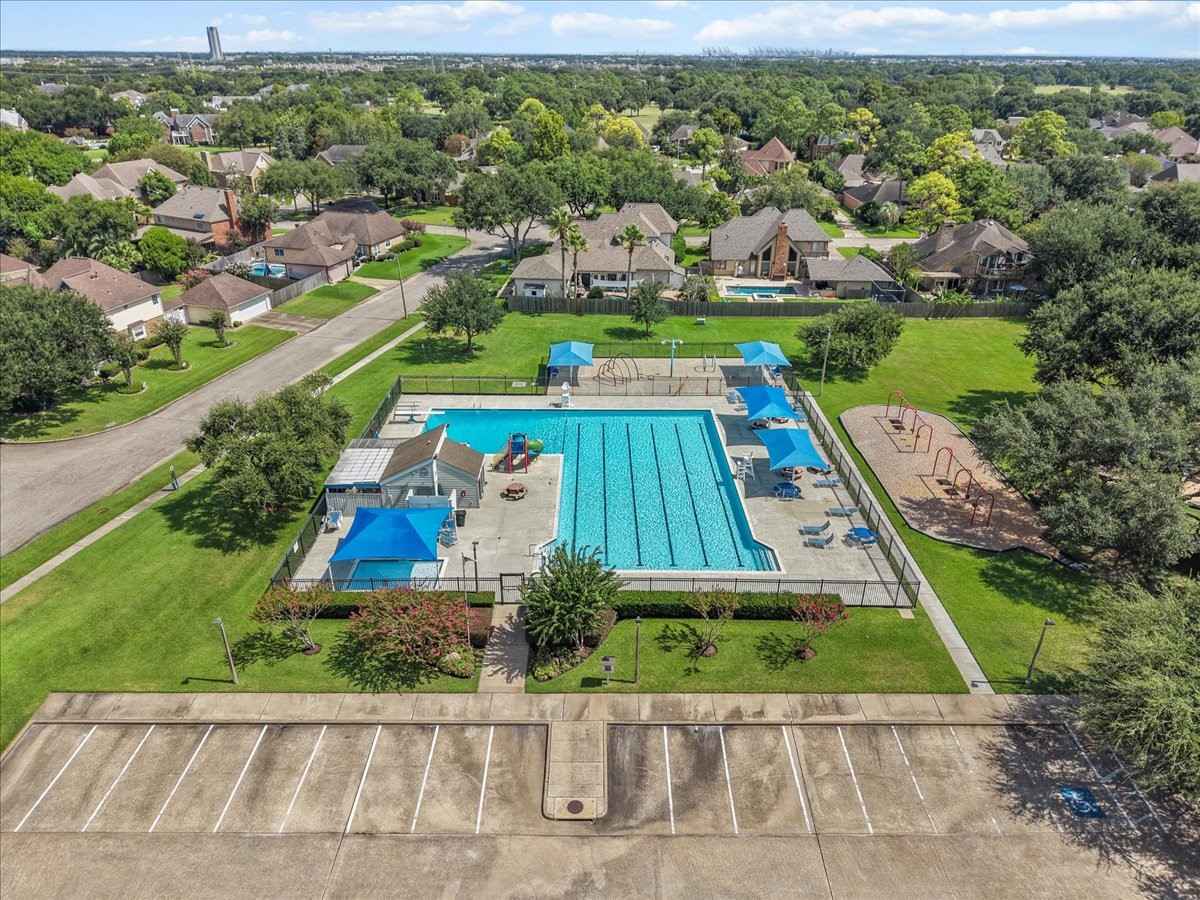 Neighborhood amenities