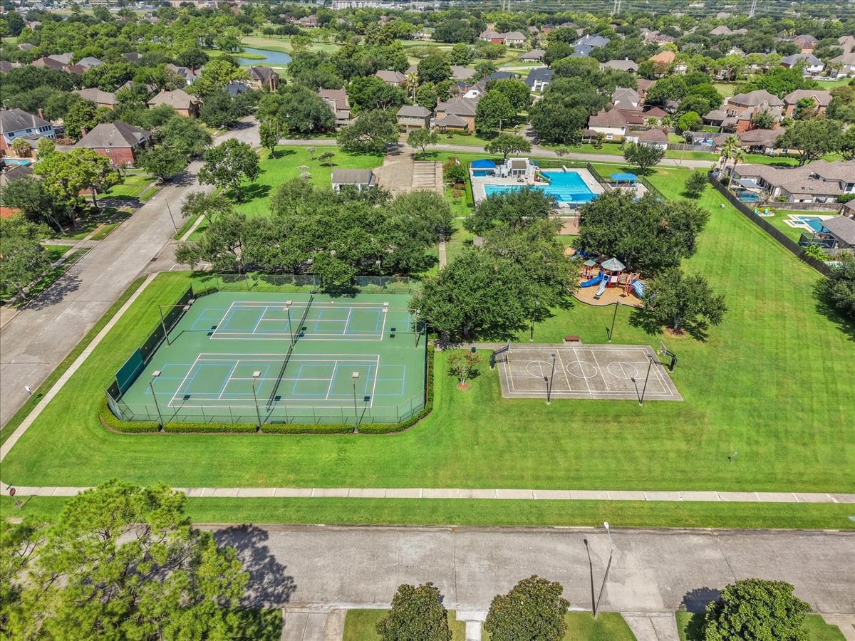 Neighborhood amenities