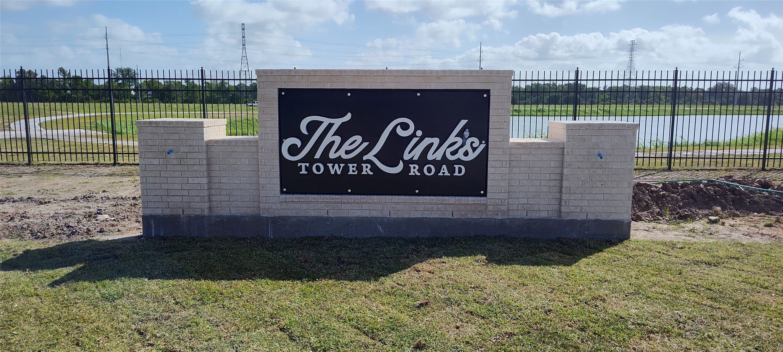 15415 Pinehurst Lane, Santa Fe, TX 77517