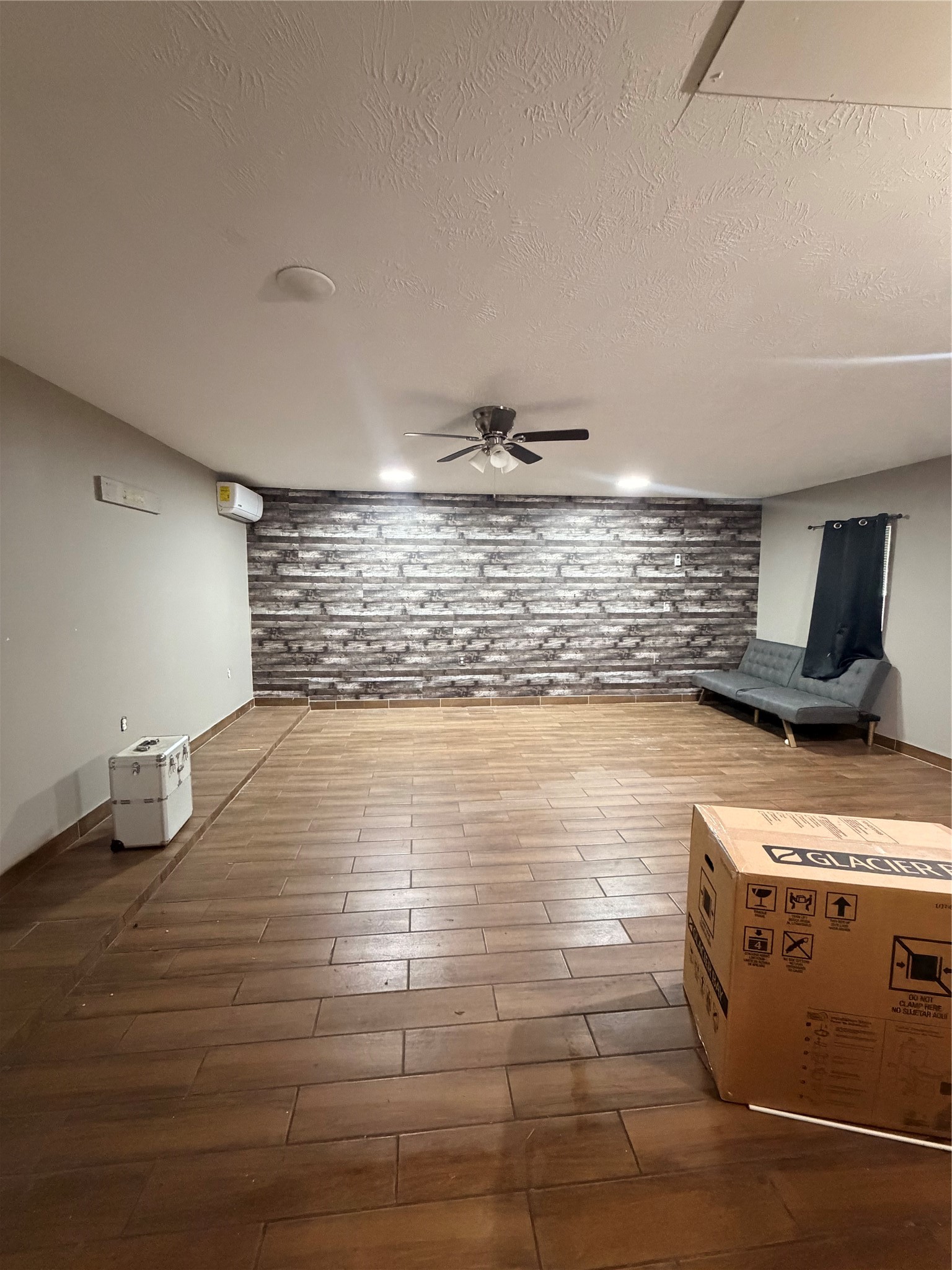 additional bedroom. option to be primary/ game room etc