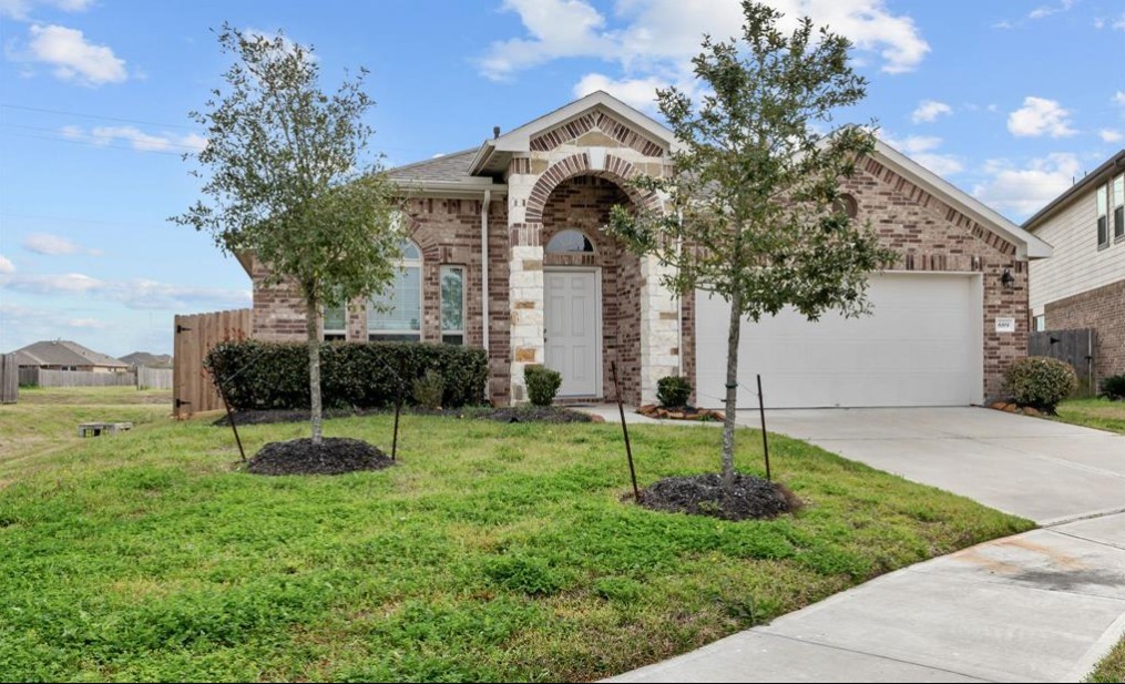 WELCOME TO 689 FOREST BEND LN! WELCOME TO 689 FOREST BEND LN!