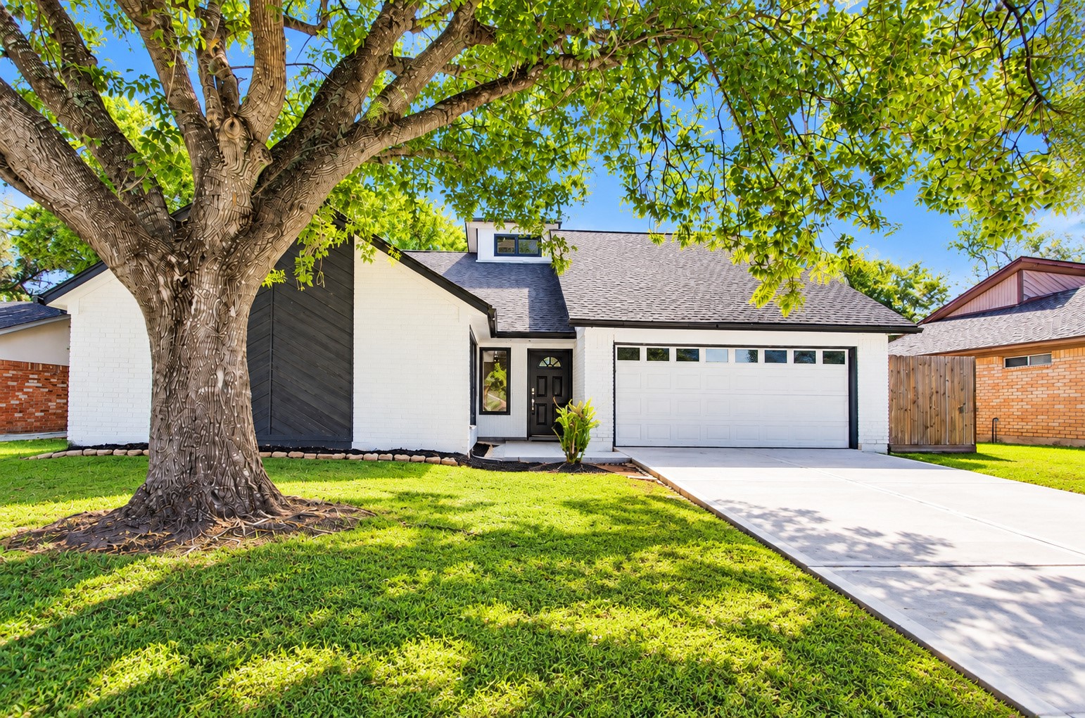 Welcome to 718 Land Grant!
