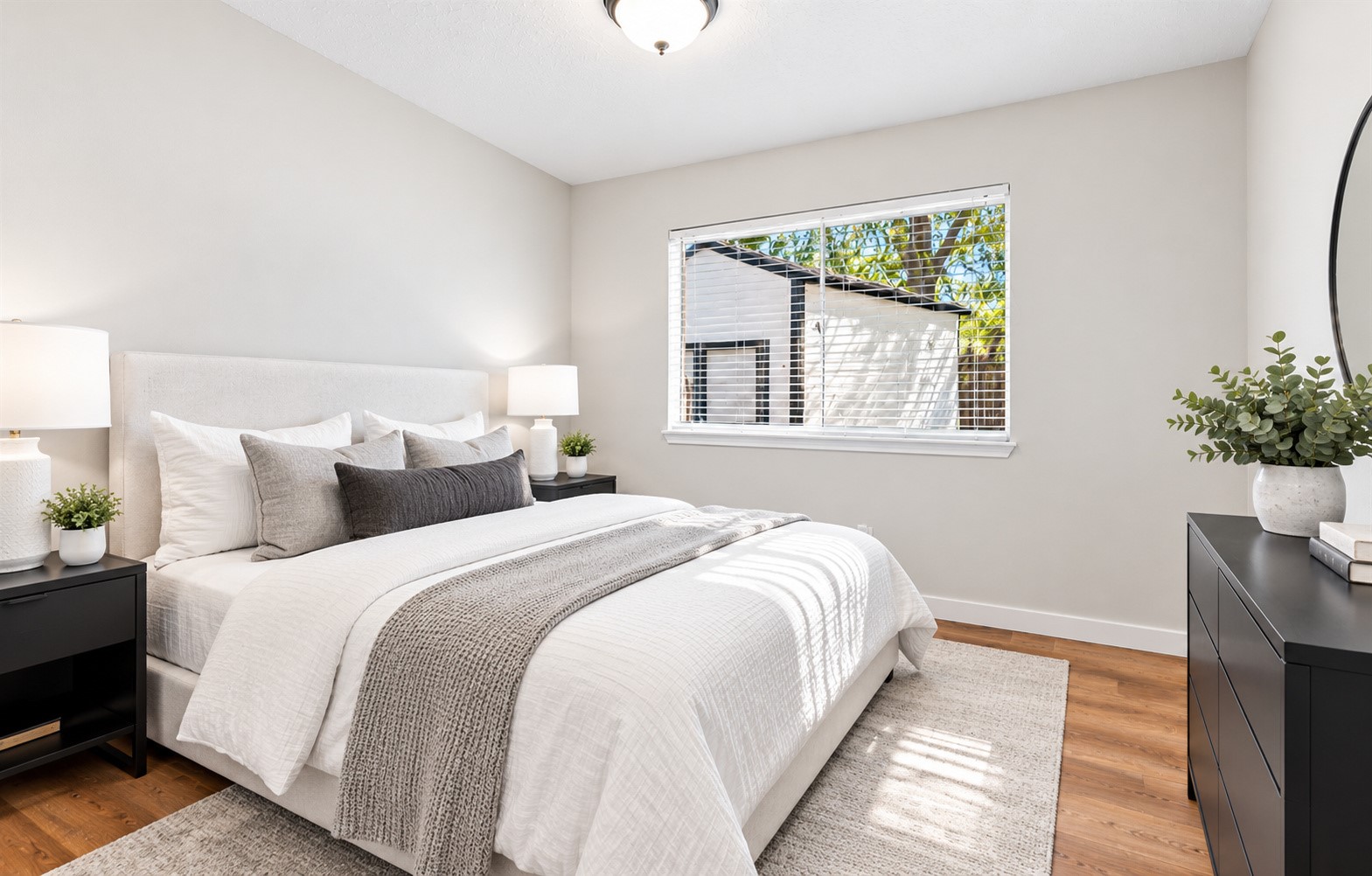 One of the secondary bedrooms!
*This photo has been virtually staged*