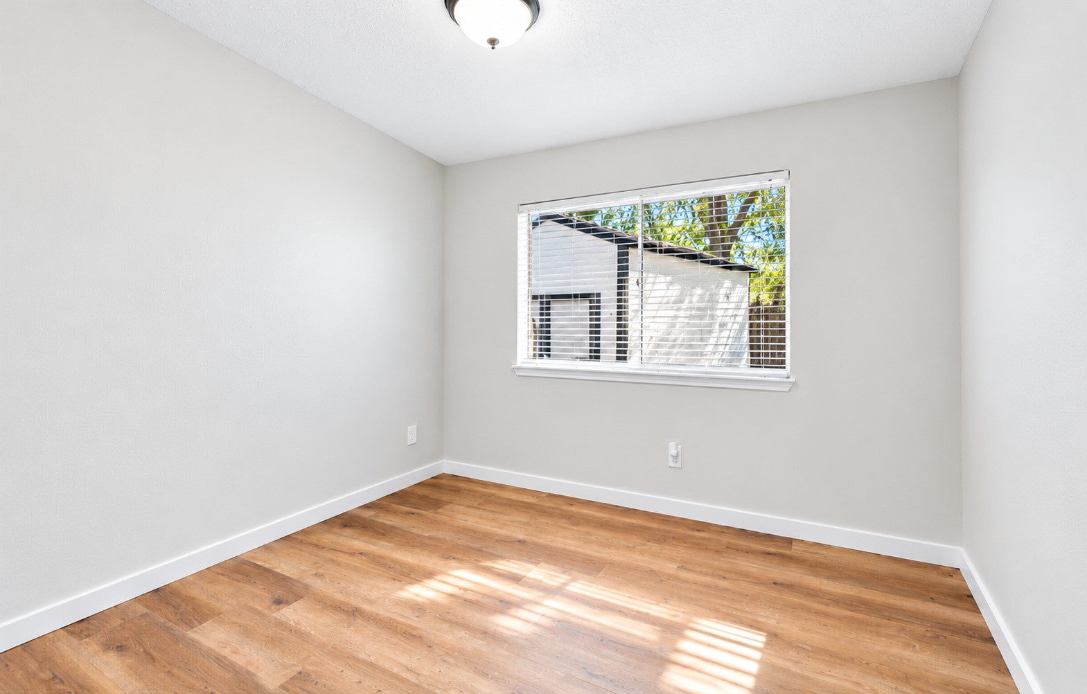 718 Land Grant Drive, Richmond, TX 77406