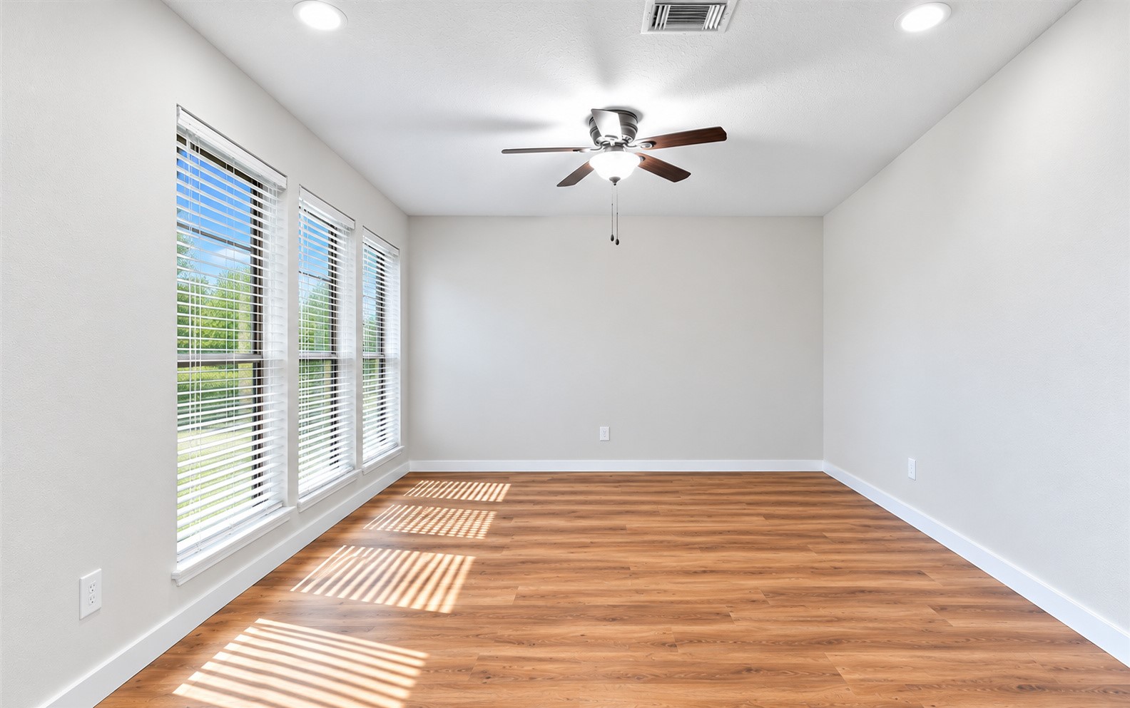 718 Land Grant Drive, Richmond, TX 77406