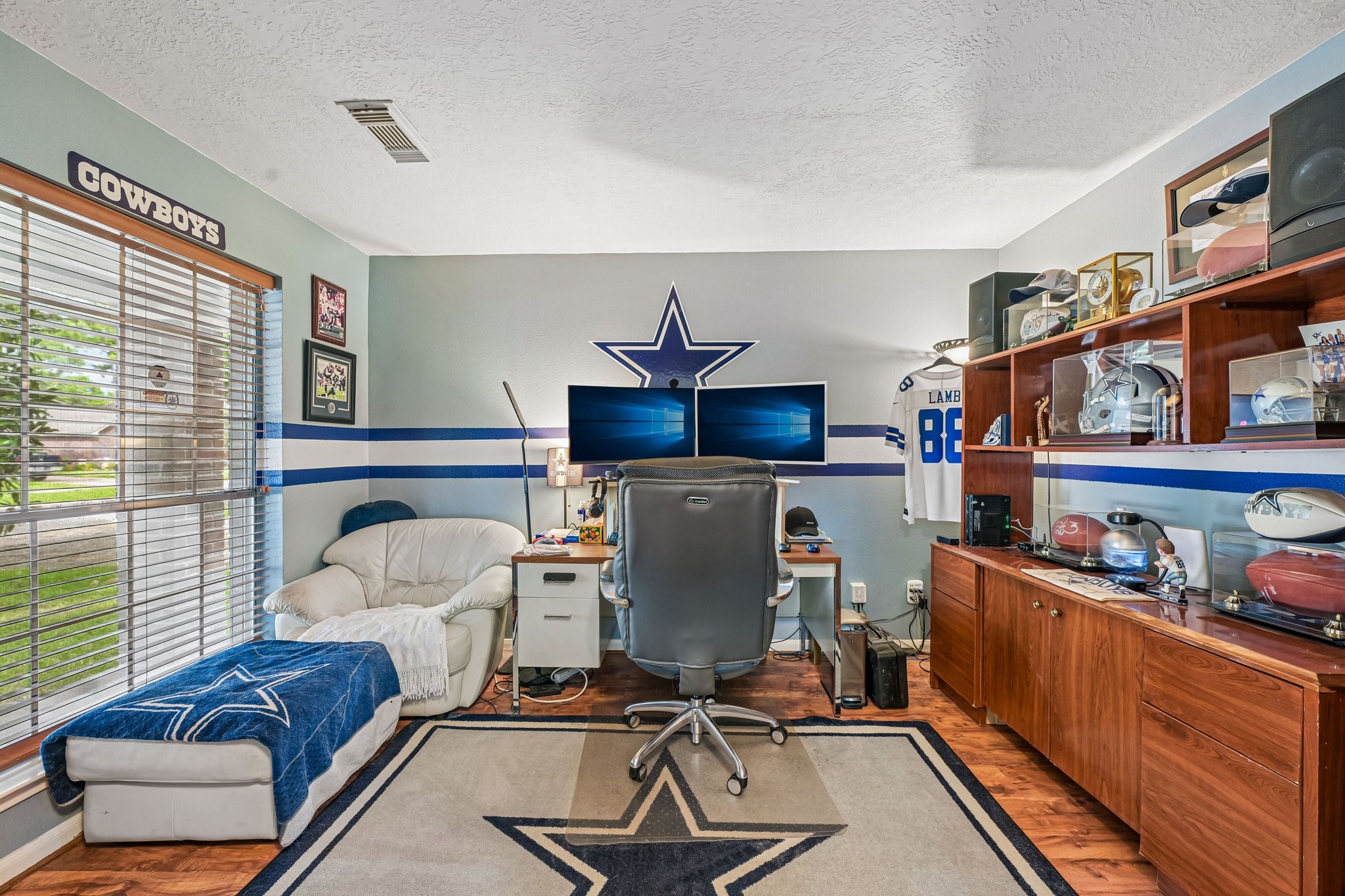 Home office for the Cowboys fans
