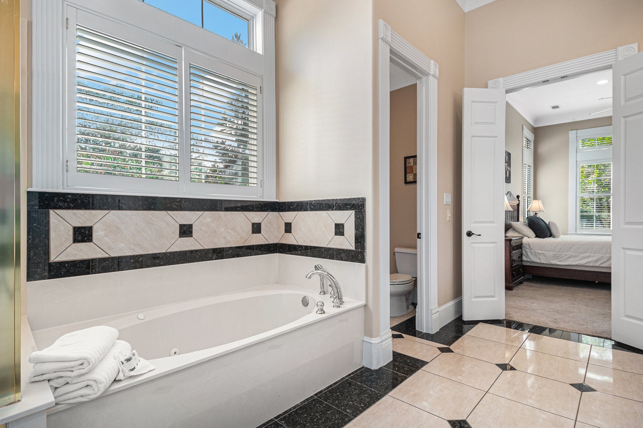 View of the large soaking tub!