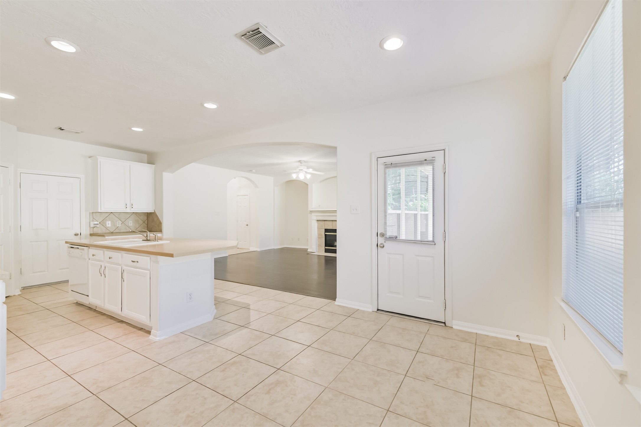 122 Cornflower Drive, The Woodlands, TX 77384