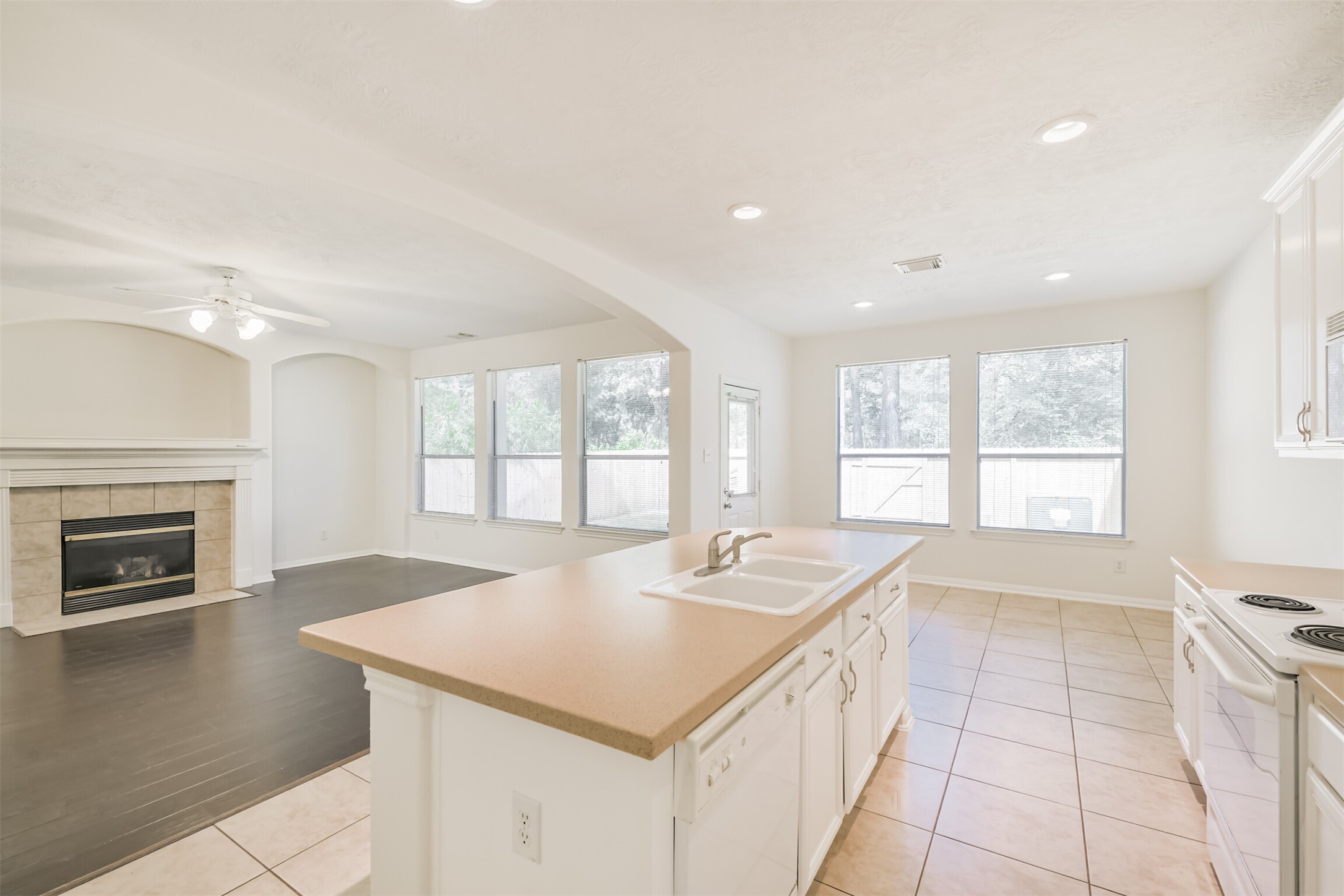 122 Cornflower Drive, The Woodlands, TX 77384