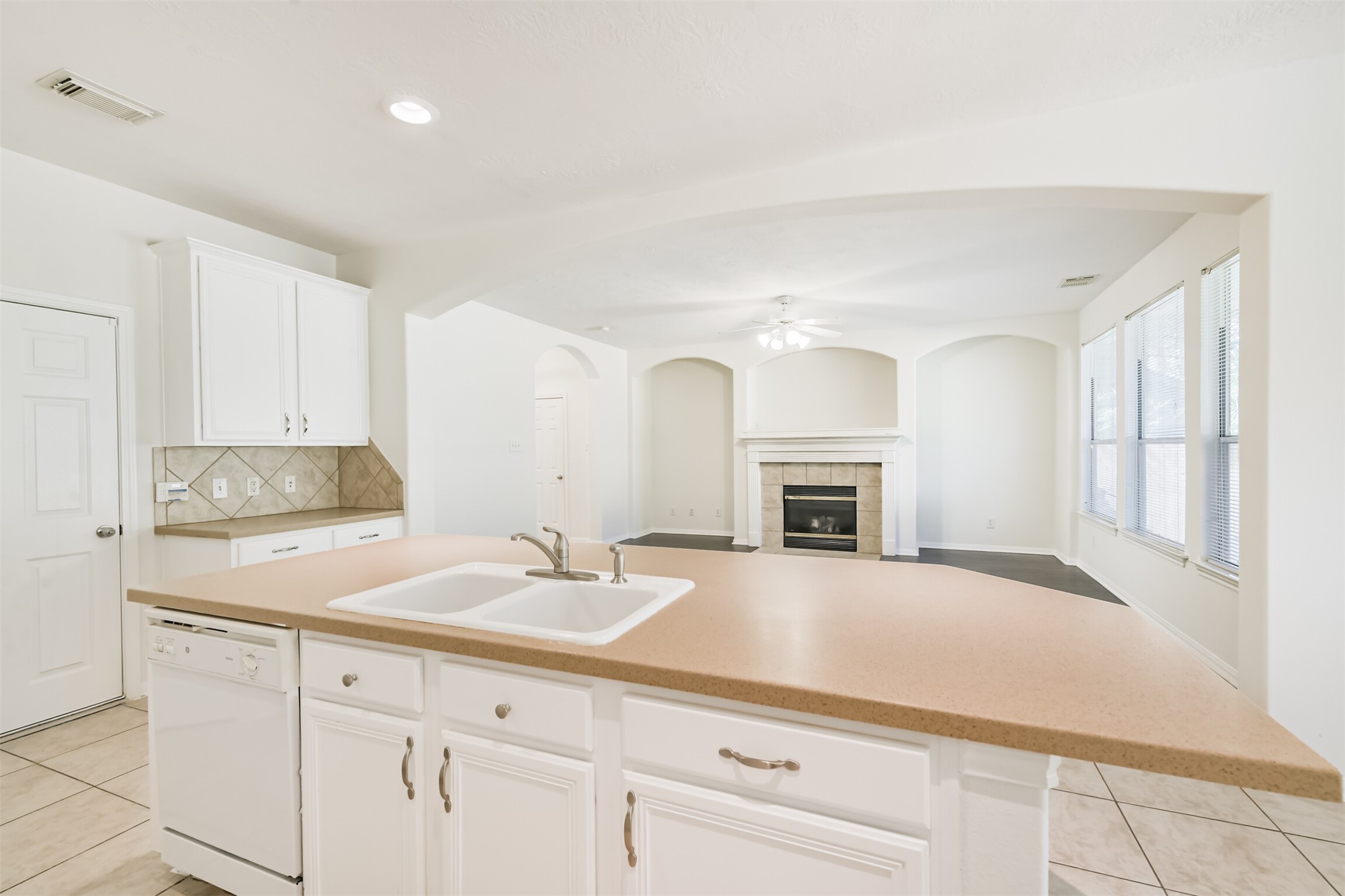 122 Cornflower Drive, The Woodlands, TX 77384