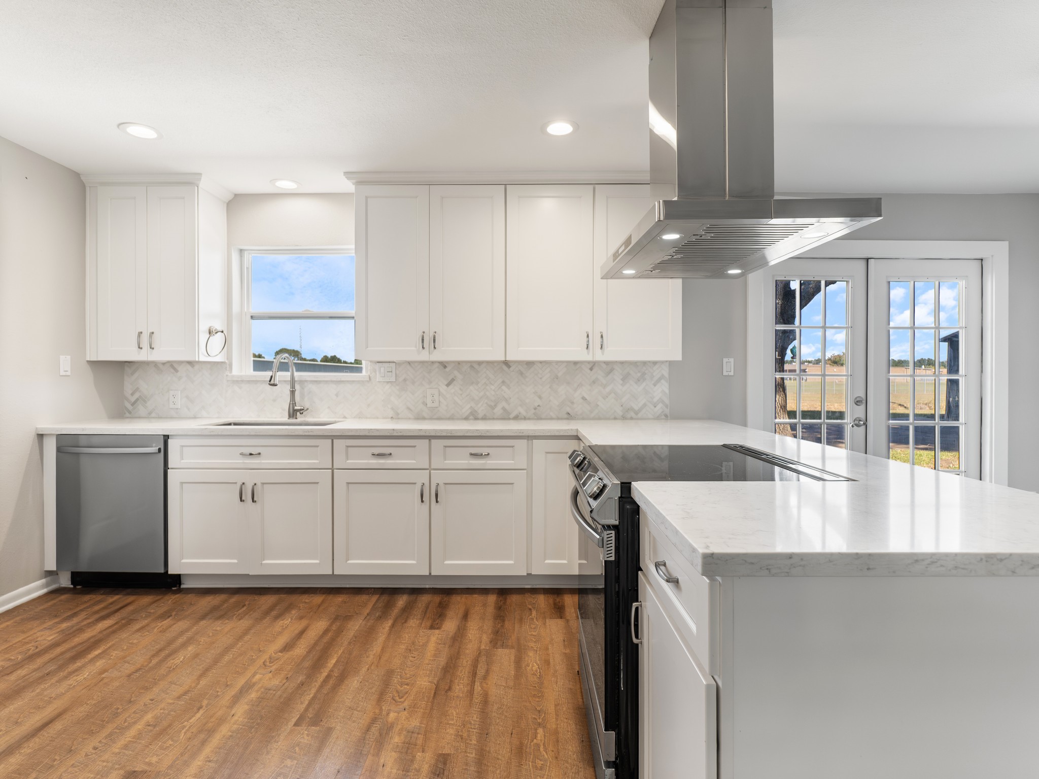 9203 Kostelnik Street, Needville, TX 77461